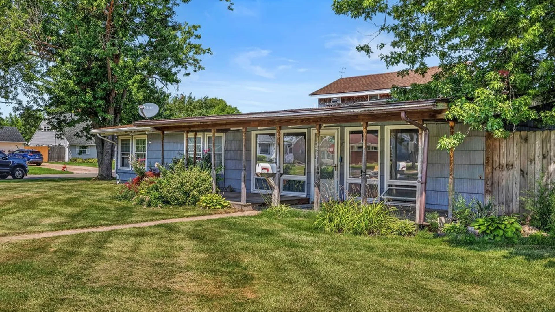 Property at 175 Riverdale Drive, Grand Island, NY 14072 3
