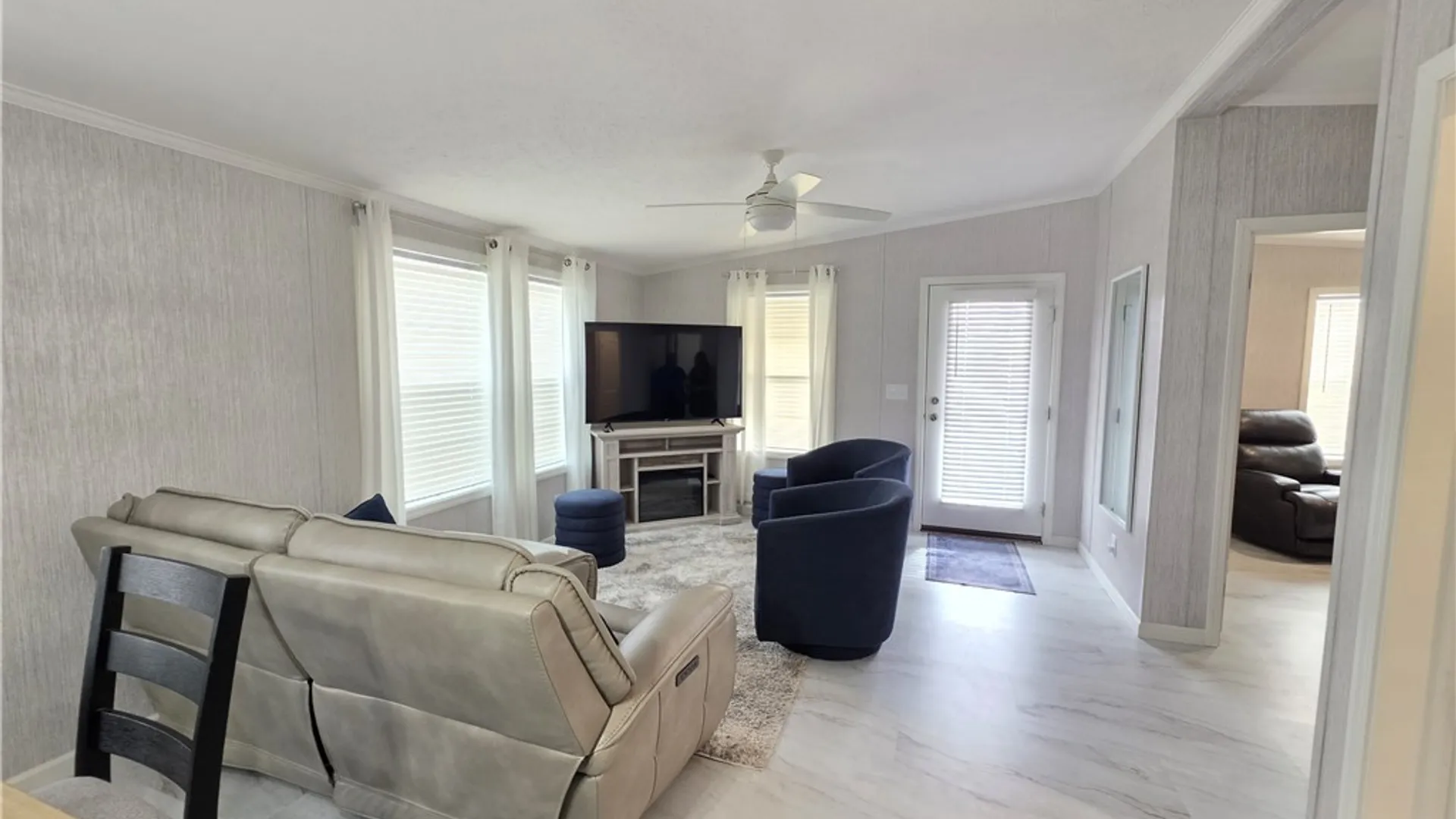 Property at 4307 Hurontario Parkway, Niagara, NY 14304 6