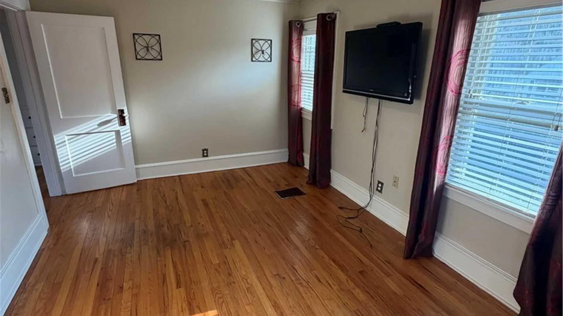 Property at 301 Draper Avenue, Geddes, NY 13219 11