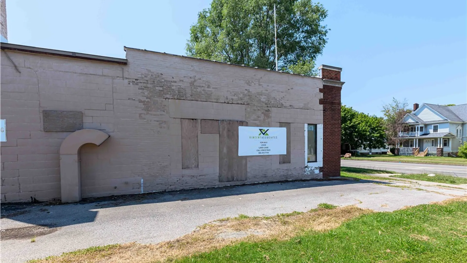 Property at 4322 Lake Avenue, Rochester, NY 14612 5