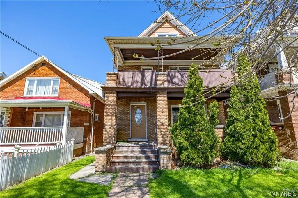 Property at 2240 La Salle Avenue, Niagara Falls, NY 14301