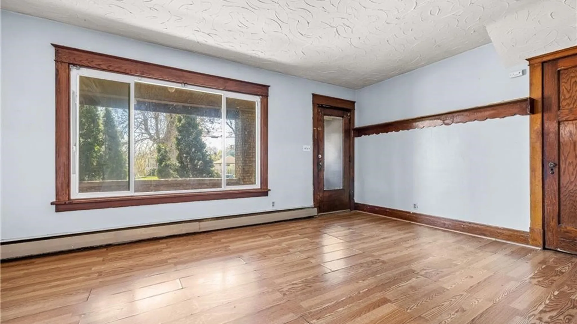Property at 2240 La Salle Avenue, Niagara Falls, NY 14301 3
