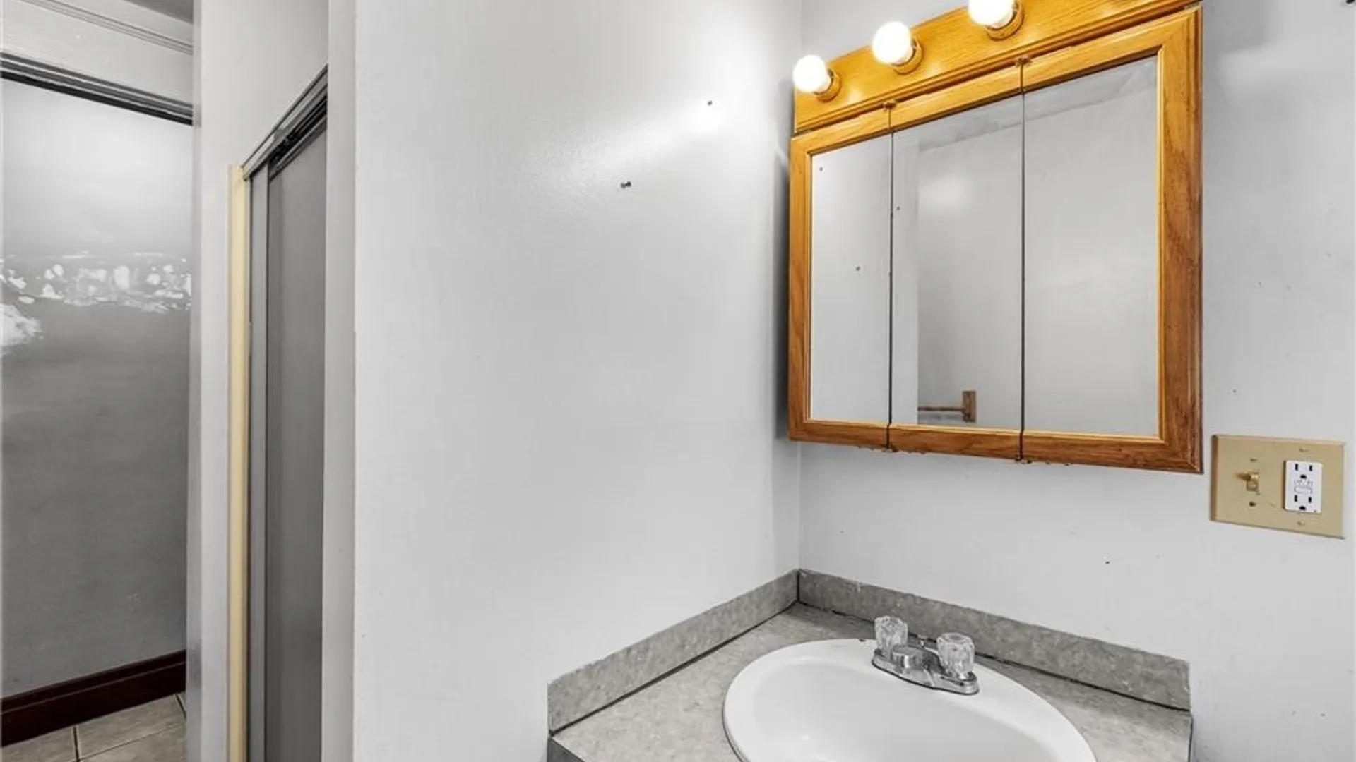 Property at 2240 La Salle Avenue, Niagara Falls, NY 14301 16