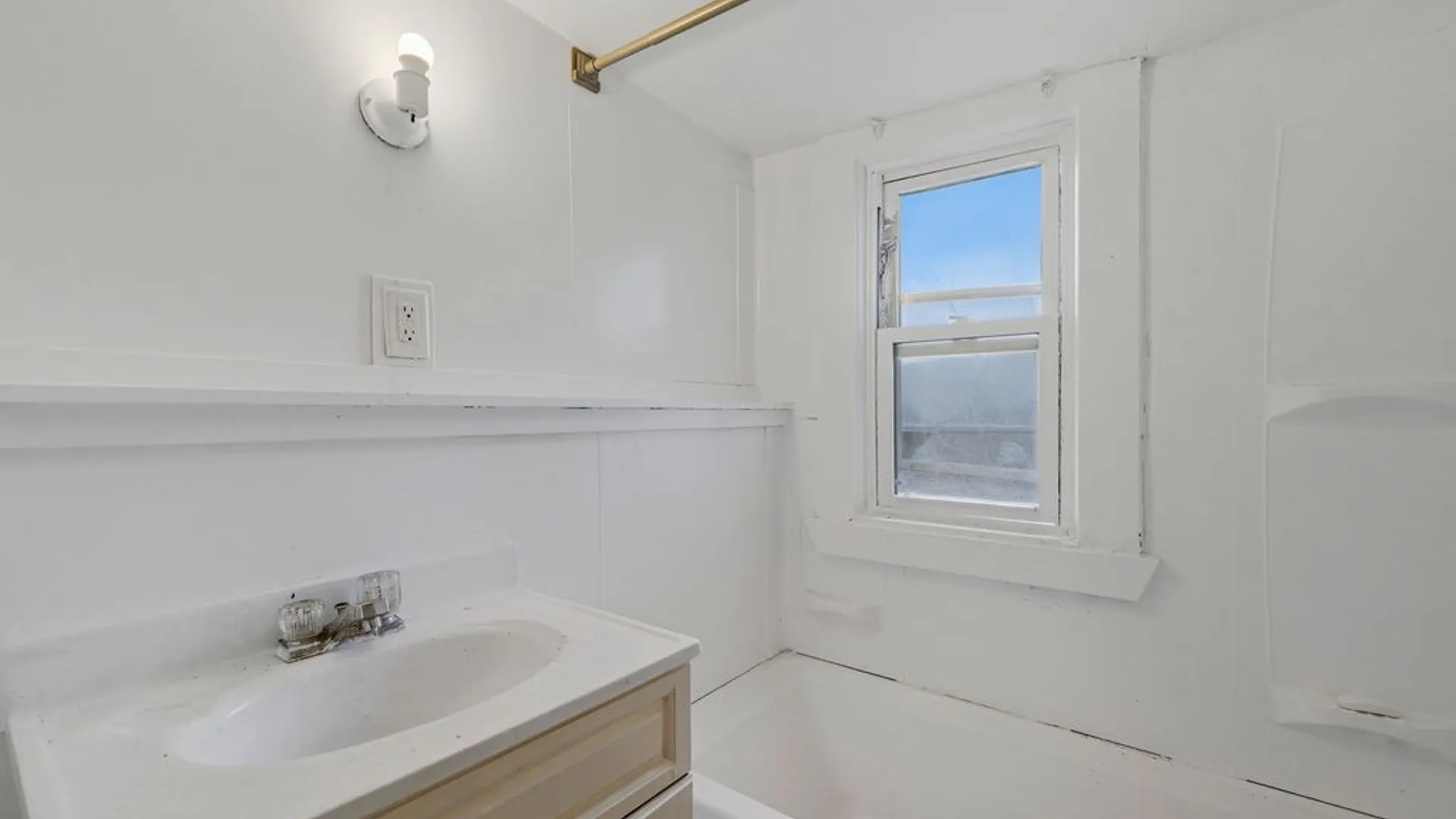 Property at 355 Bristol Street, Buffalo, NY 14206 14