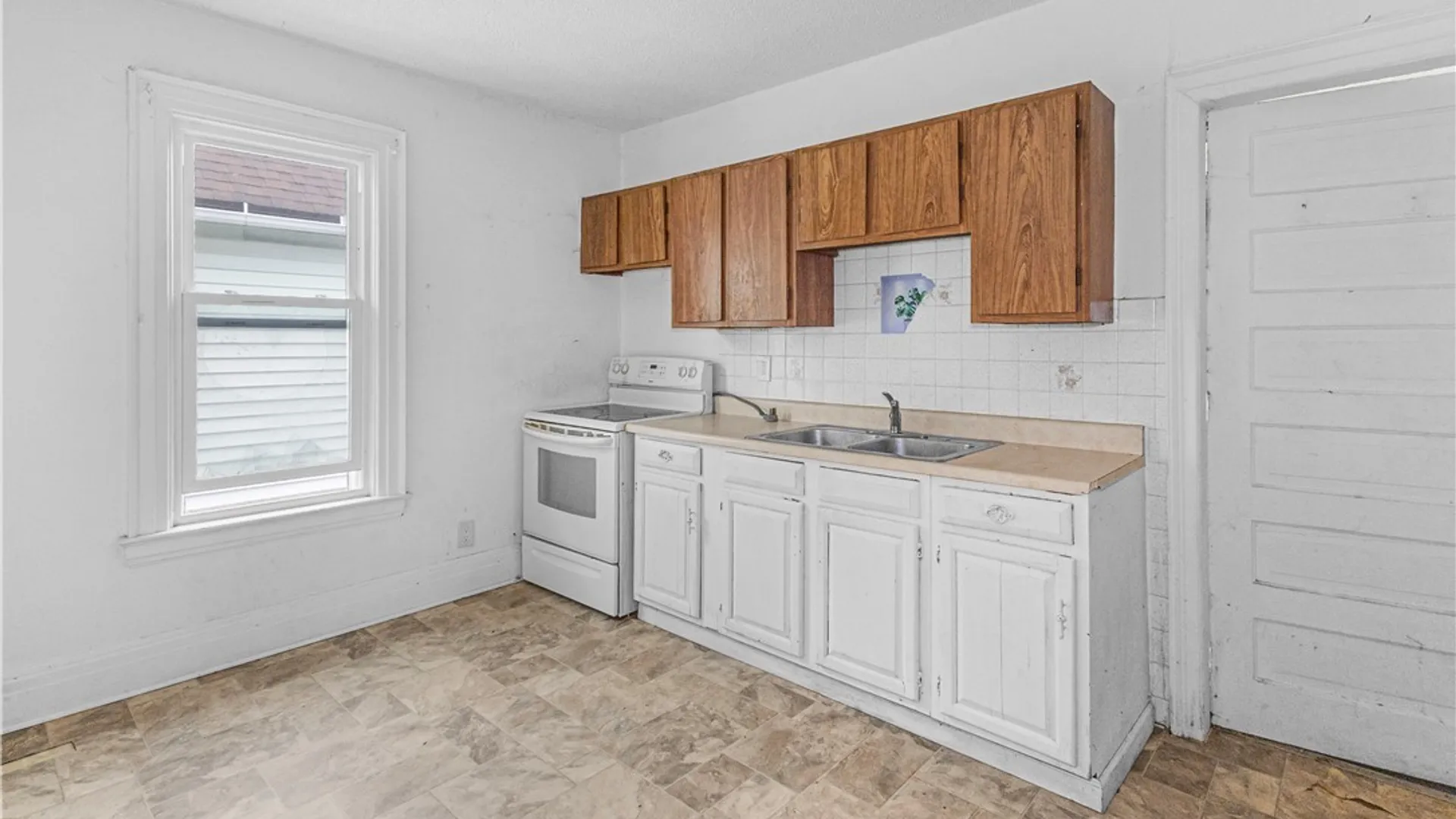 Property at 2909 Ferry Avenue, Niagara Falls, NY 14301 8