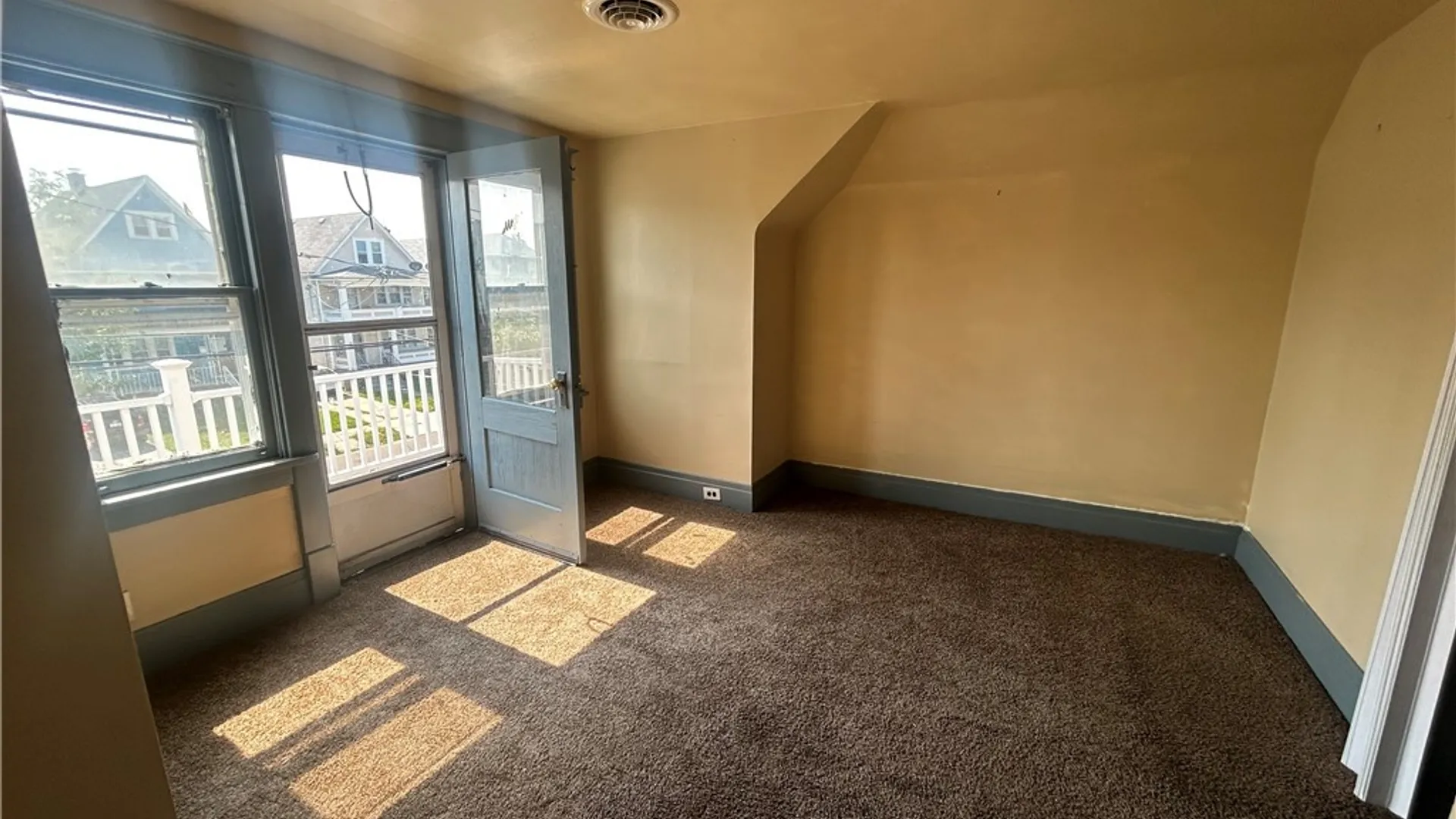Property at 142 Roesch Avenue, Buffalo, NY 14207 14