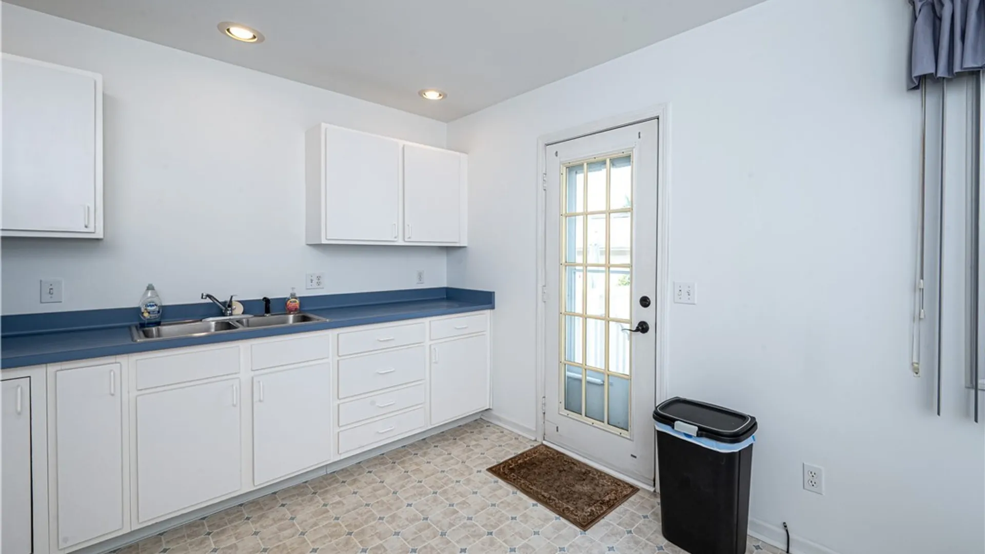 Property at 7 Queens Guard Walk, Tonawanda, NY 14150 15