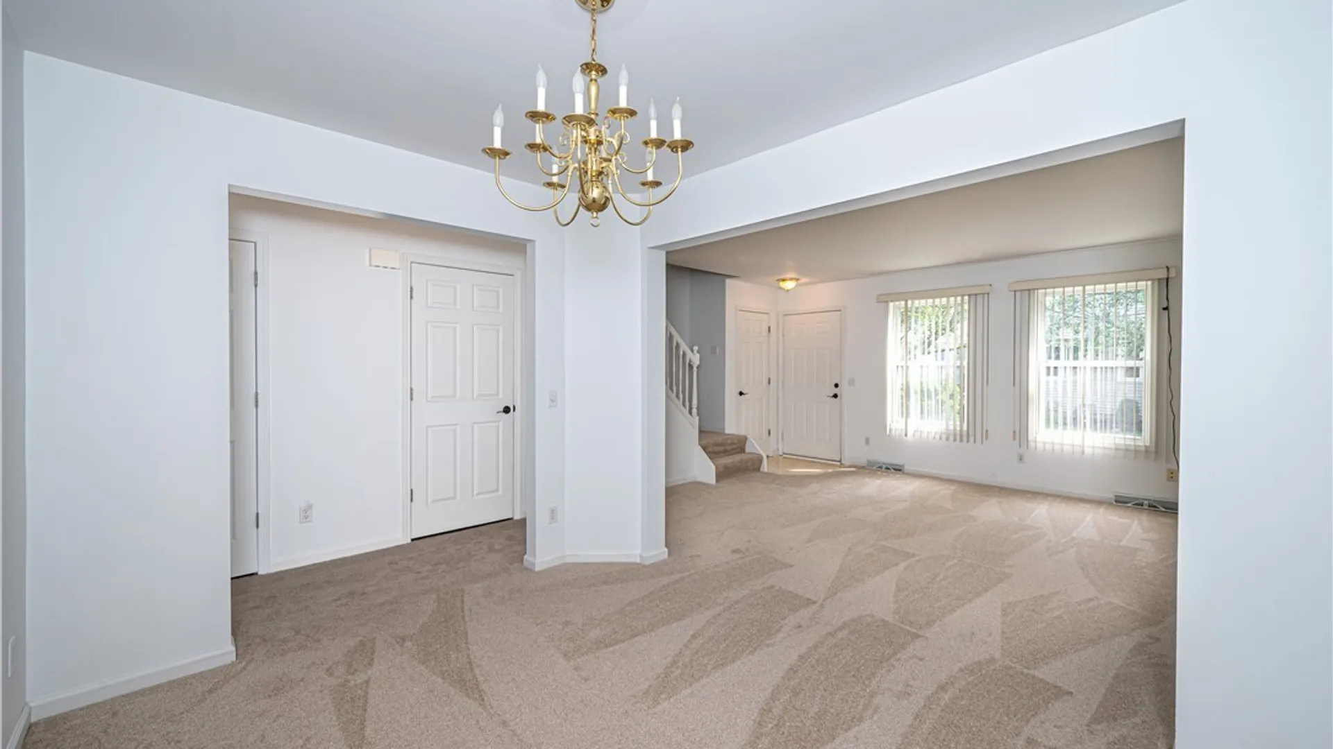 Property at 7 Queens Guard Walk, Tonawanda, NY 14150 20