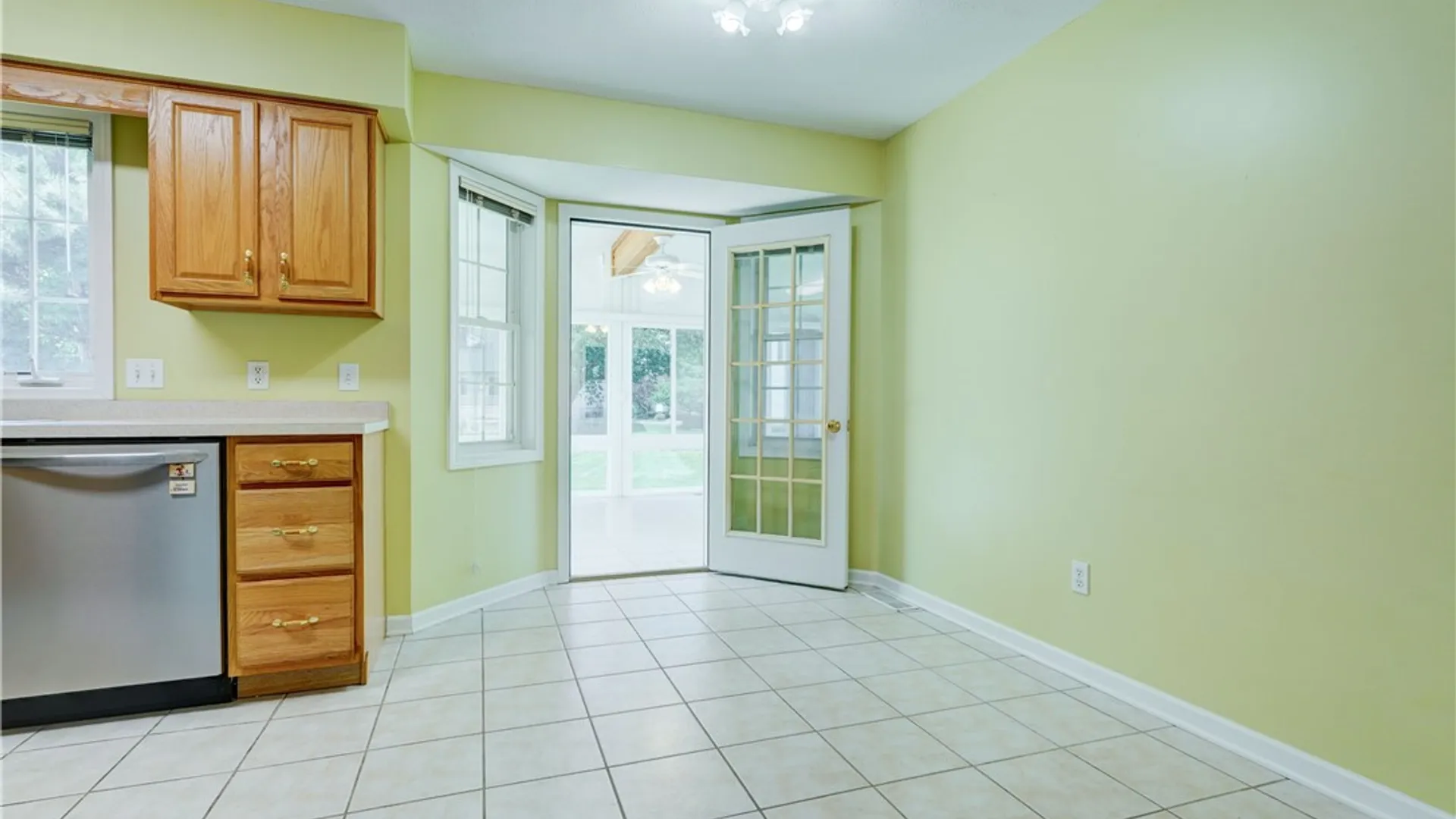 Property at 73 Logans Run, Greece, NY 14626 12