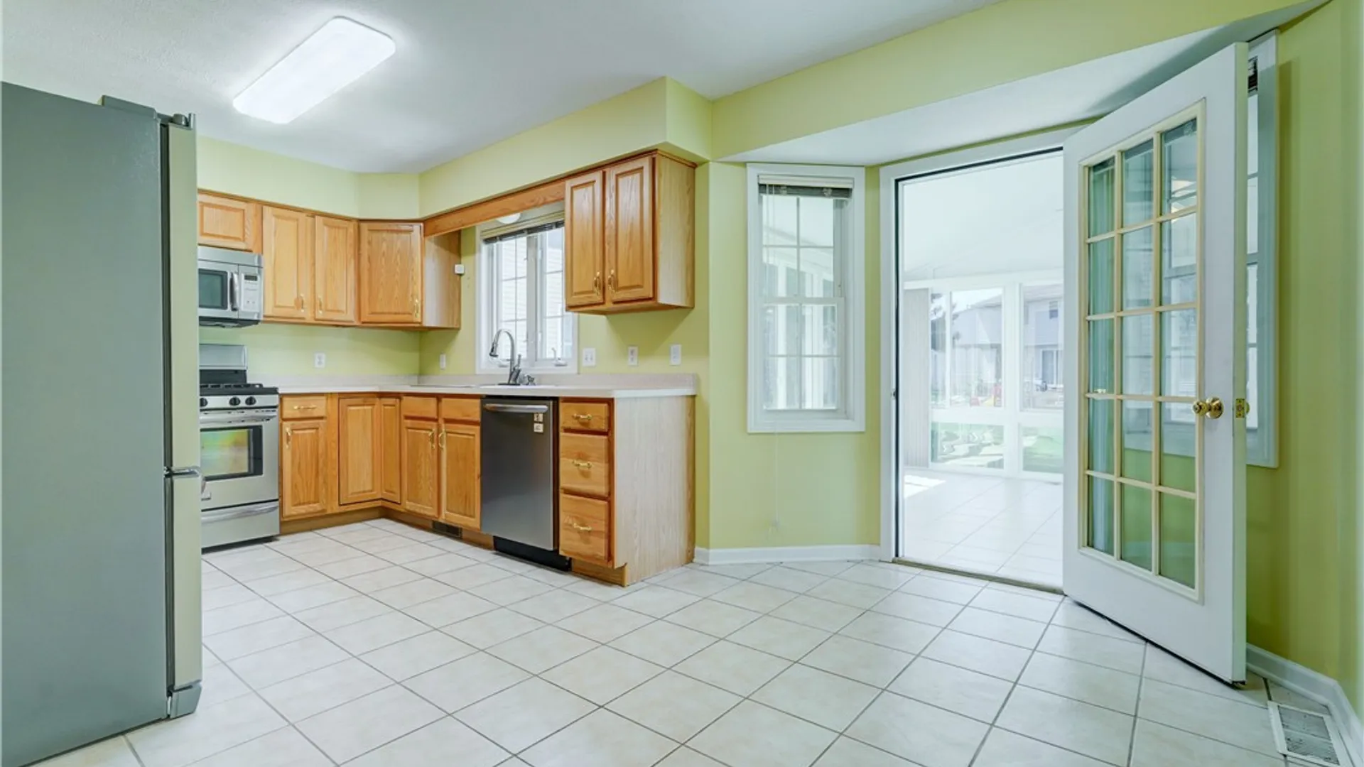 Property at 73 Logans Run, Greece, NY 14626 13