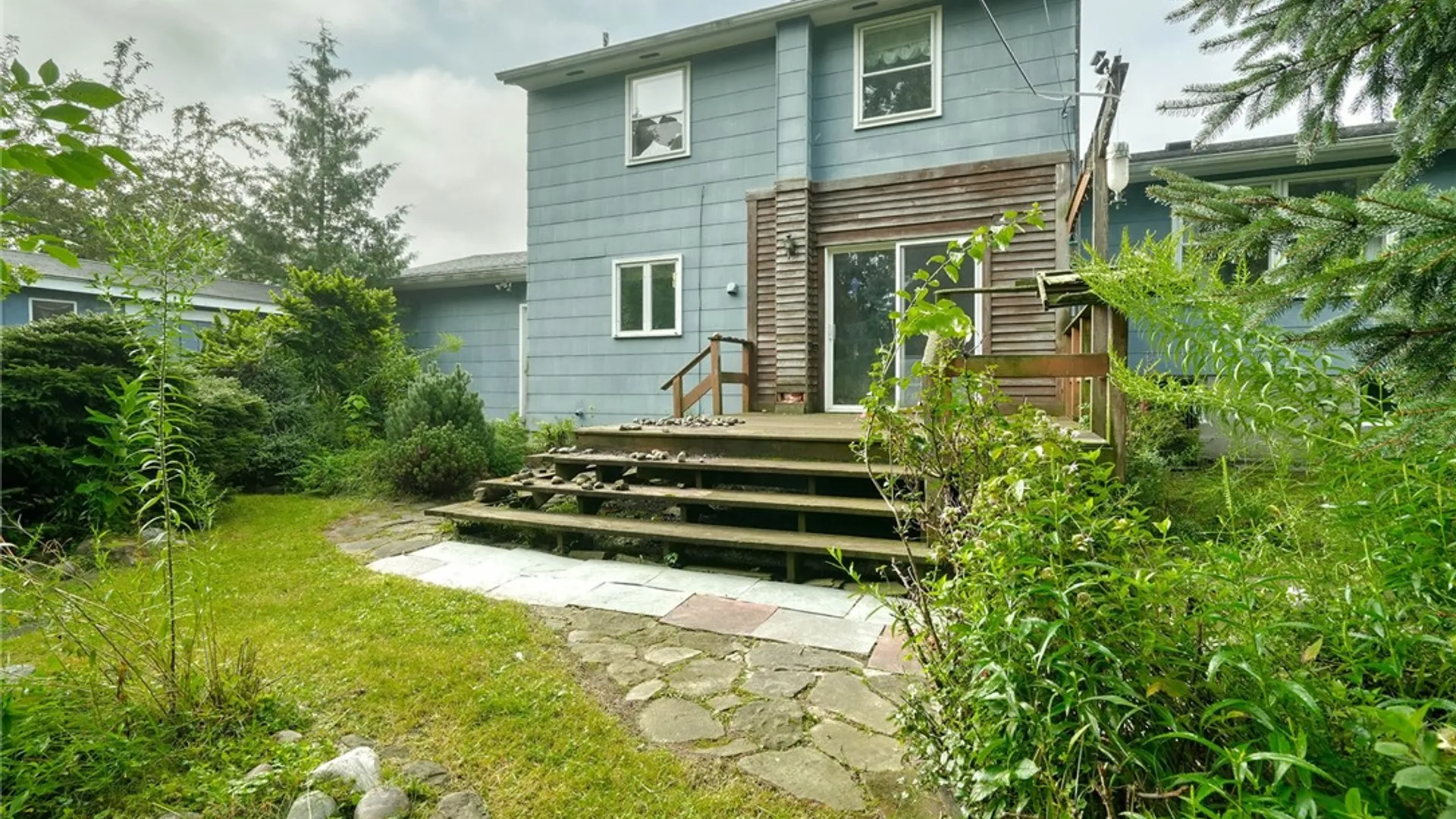 Property at 100 Rodney Lane, Penfield, NY 14625 3