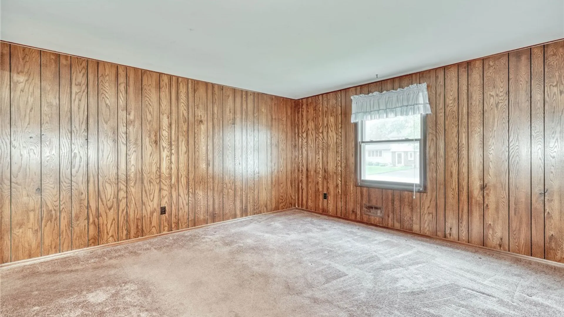 Property at 100 Rodney Lane, Penfield, NY 14625 15