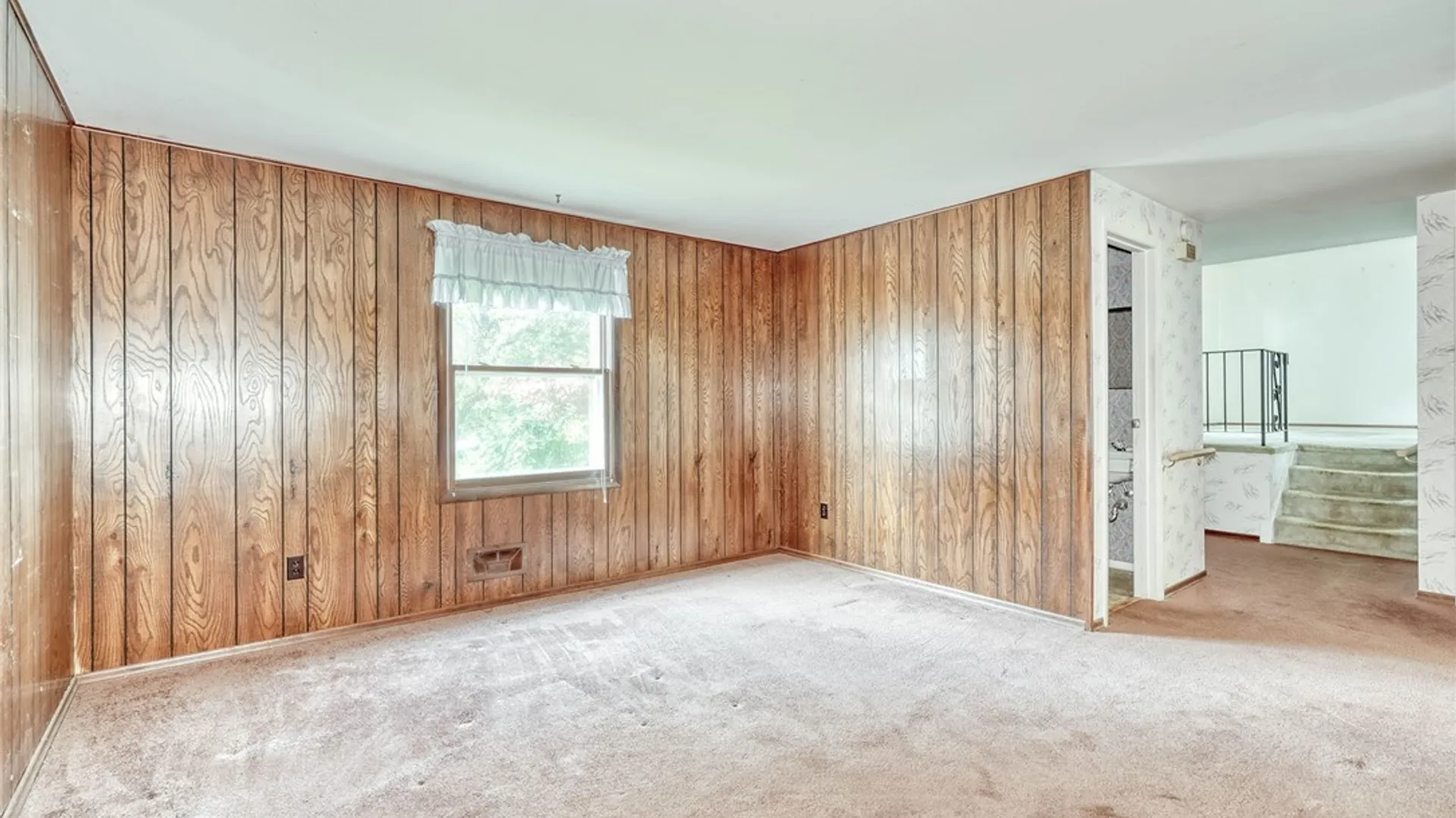 Property at 100 Rodney Lane, Penfield, NY 14625 16