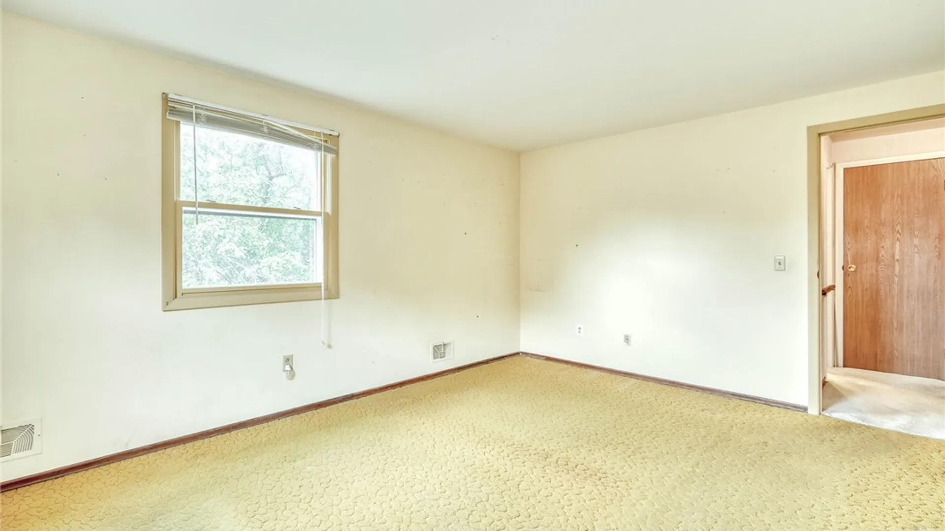 Property at 100 Rodney Lane, Penfield, NY 14625 25