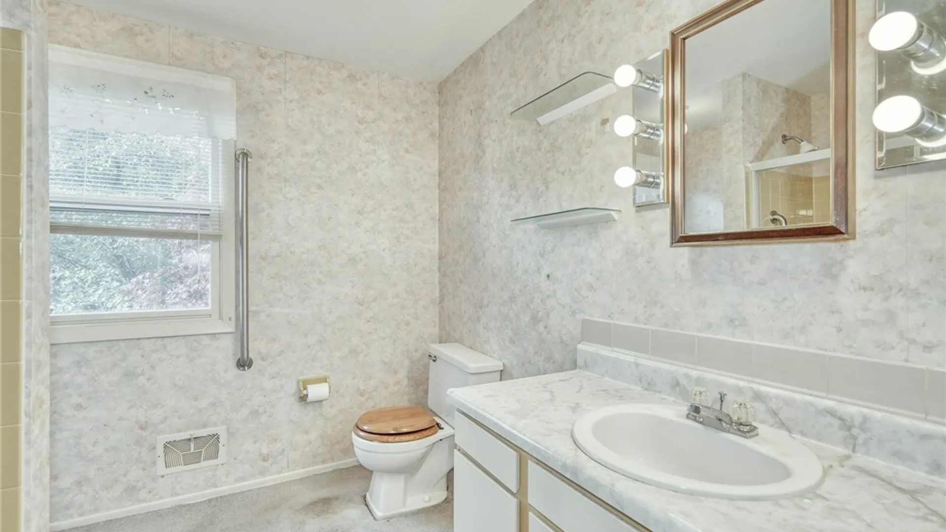 Property at 100 Rodney Lane, Penfield, NY 14625 26