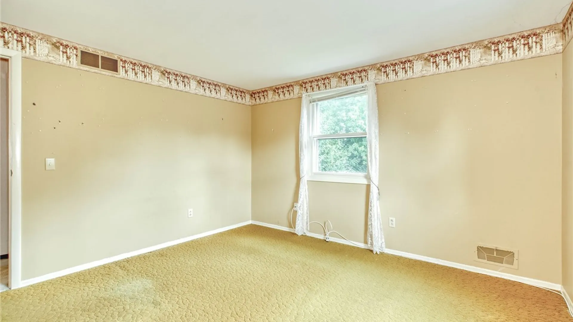 Property at 100 Rodney Lane, Penfield, NY 14625 32