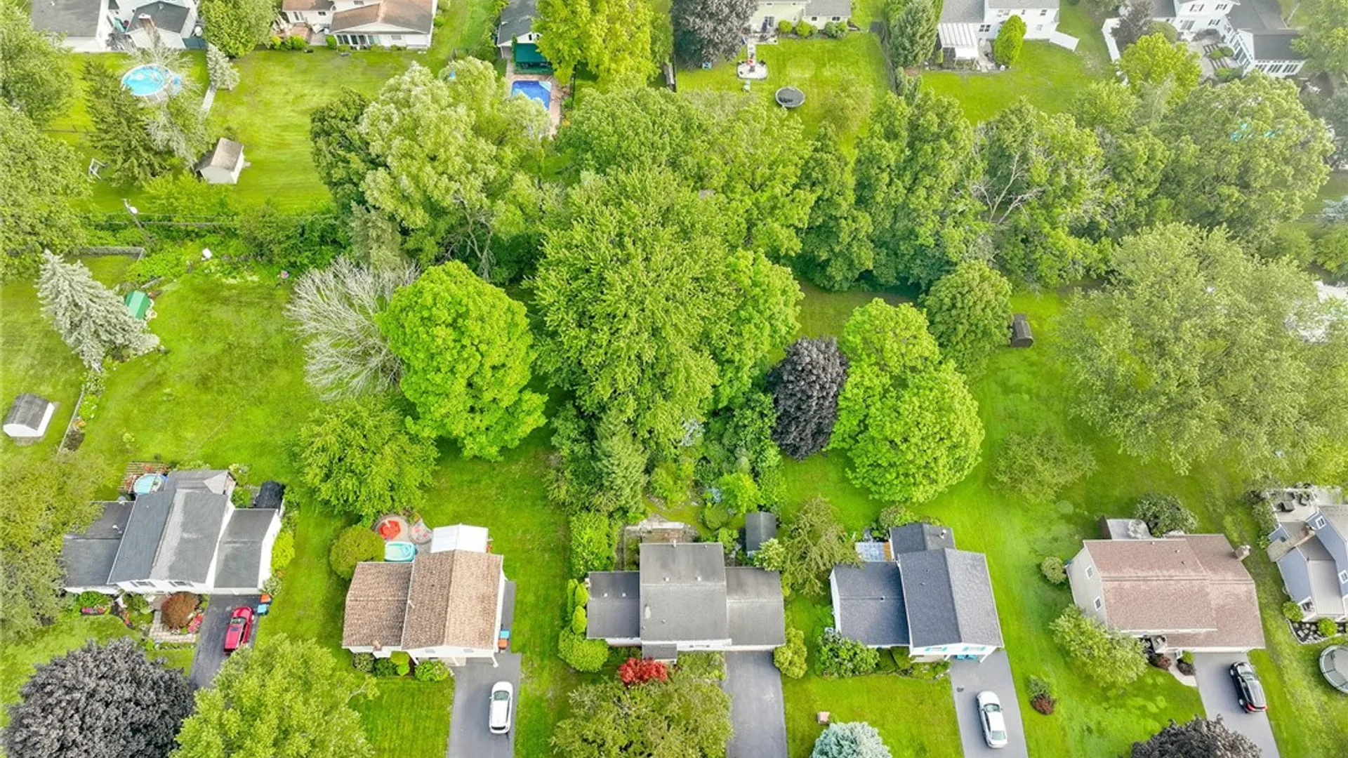 Property at 100 Rodney Lane, Penfield, NY 14625 43