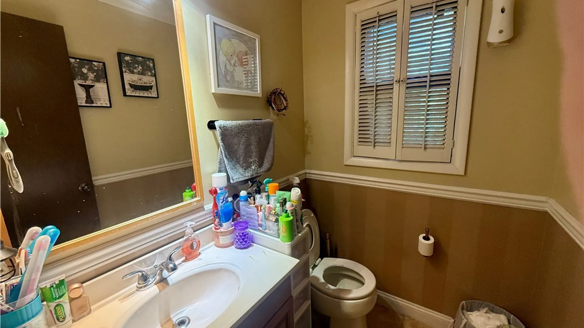 Property at 1 Woodsmeadow Lane, Brighton, NY 14623 9