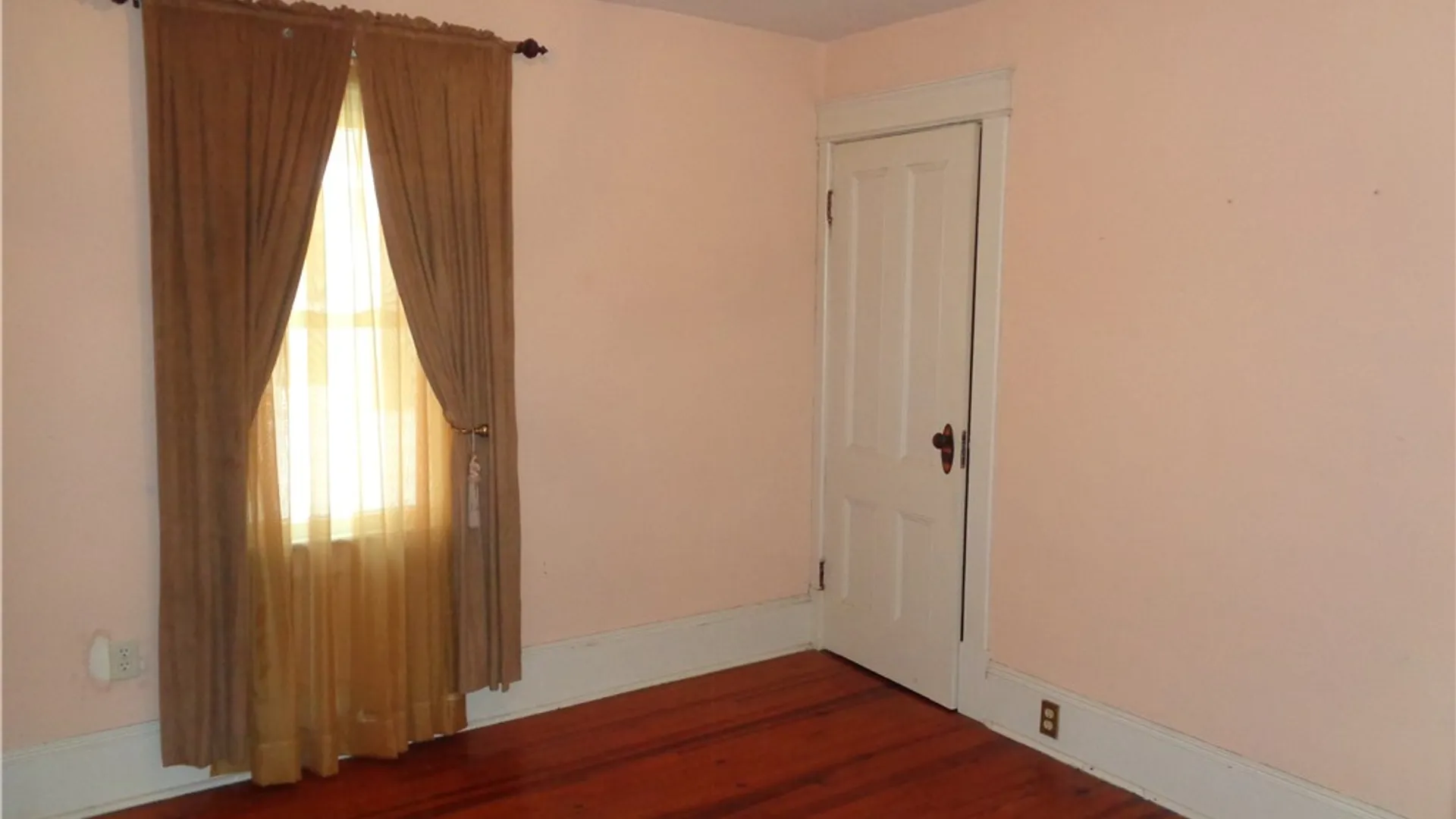 Property at 139 E William Street, Bath, NY 14810 15