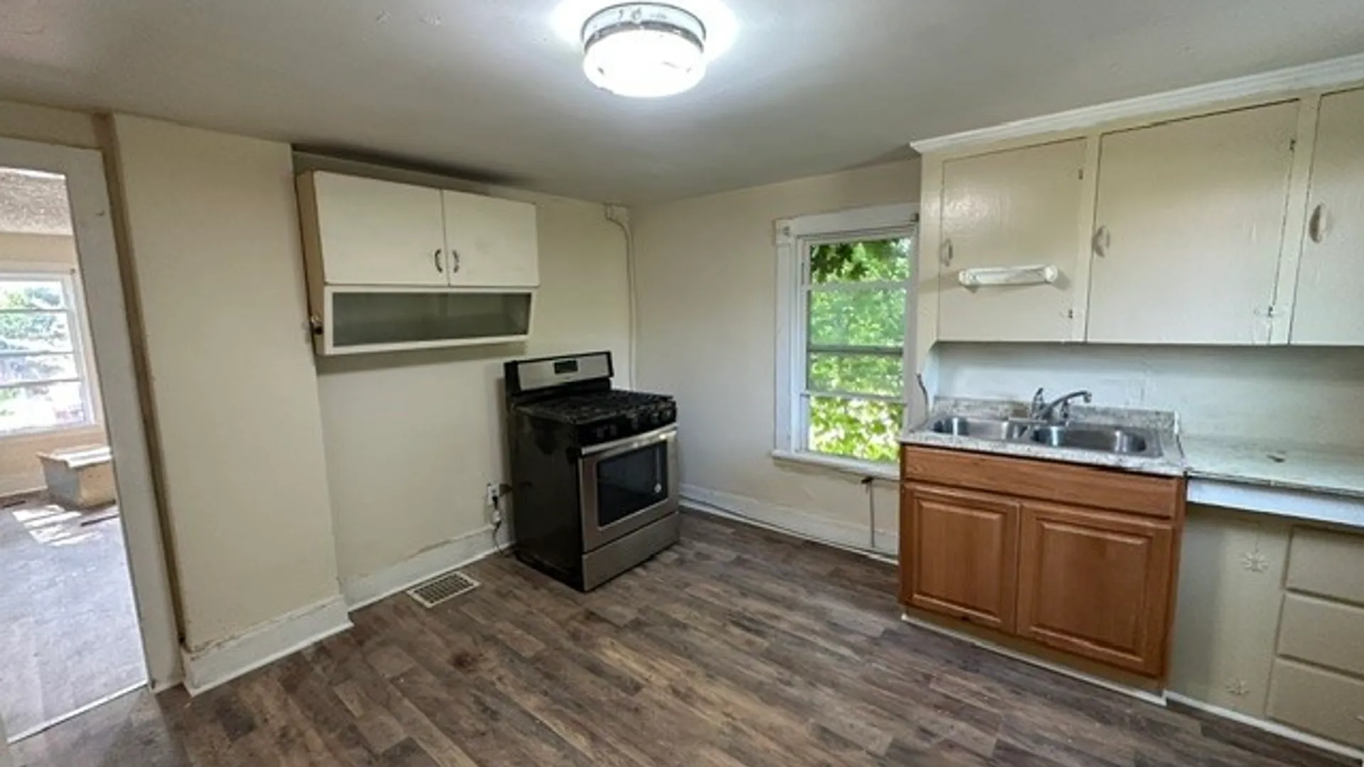 Property at 32 Grape Street, Rochester, NY 14608 16
