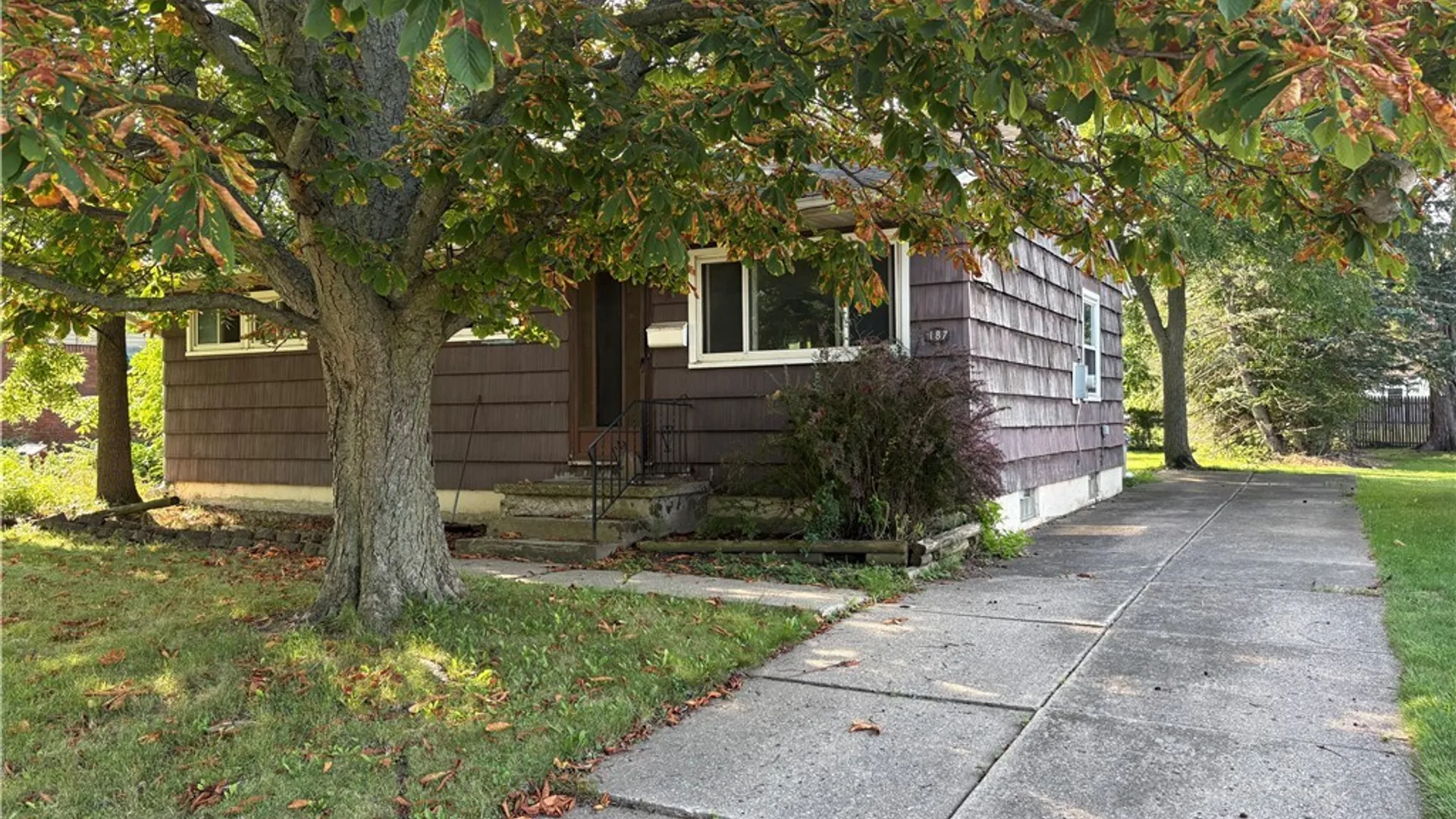 Property at 187 Sharon Parkway, Lackawanna, NY 14218 3