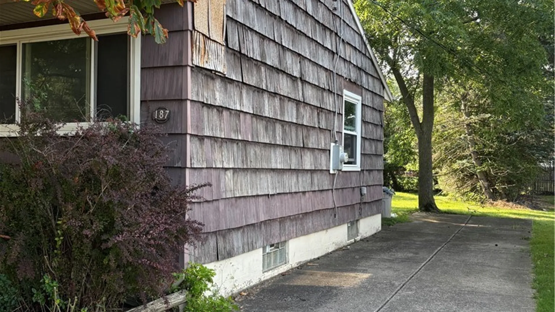 Property at 187 Sharon Parkway, Lackawanna, NY 14218 4