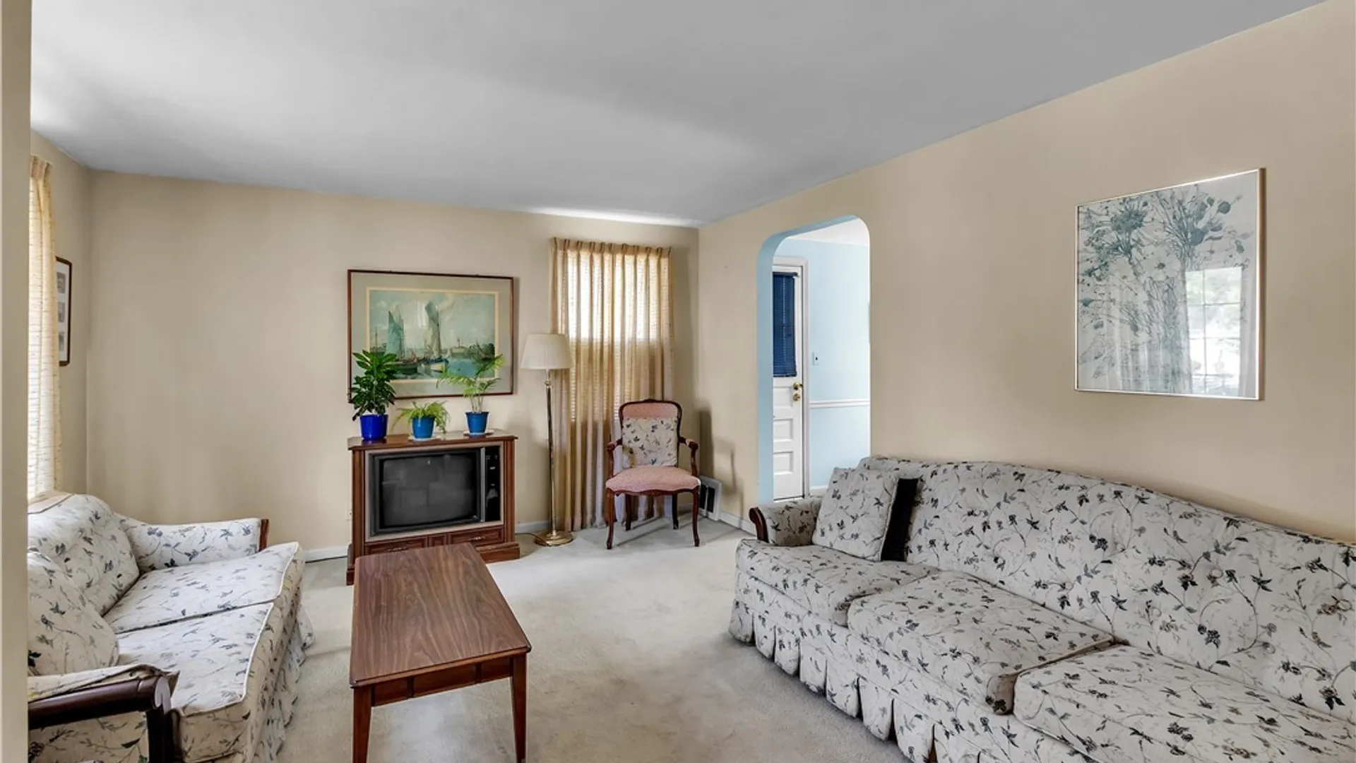 Property at 31 Wendover Avenue, Tonawanda, NY 14223 4