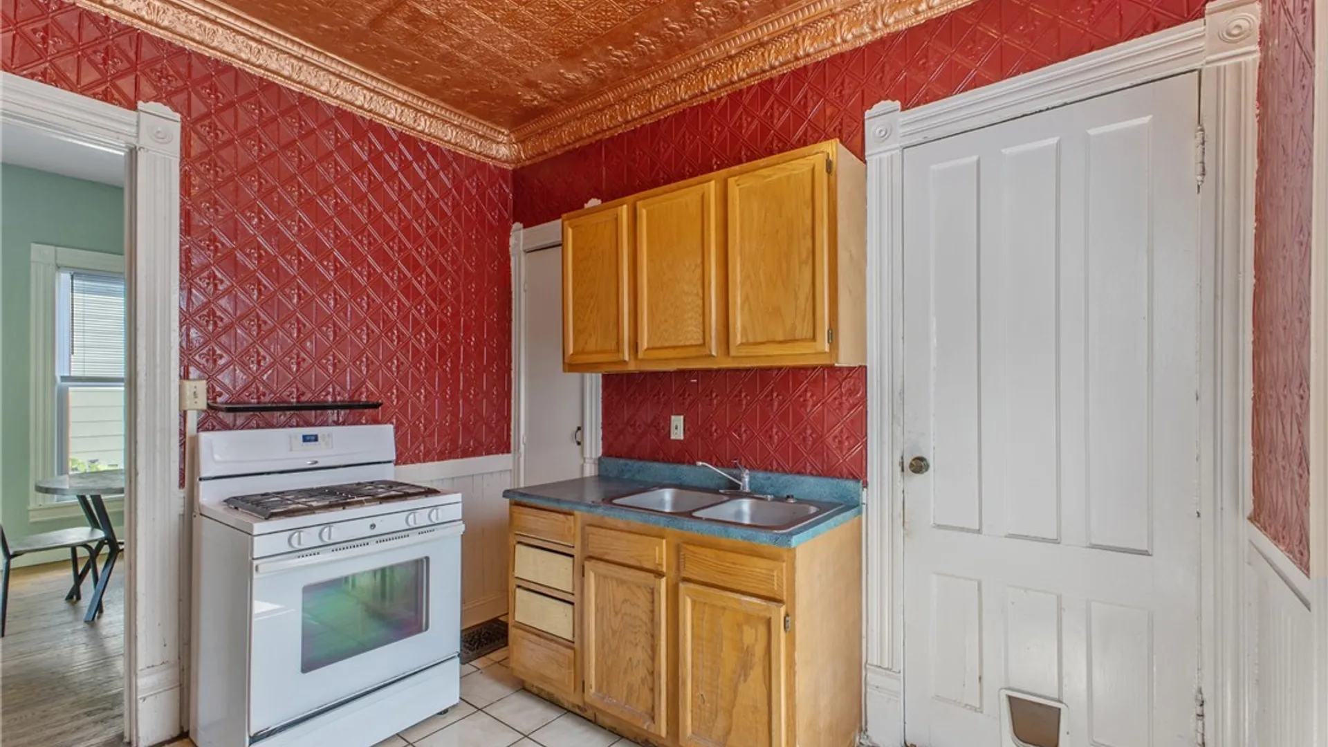 Property at 548 Columbus Avenue, Syracuse, NY 13210 16