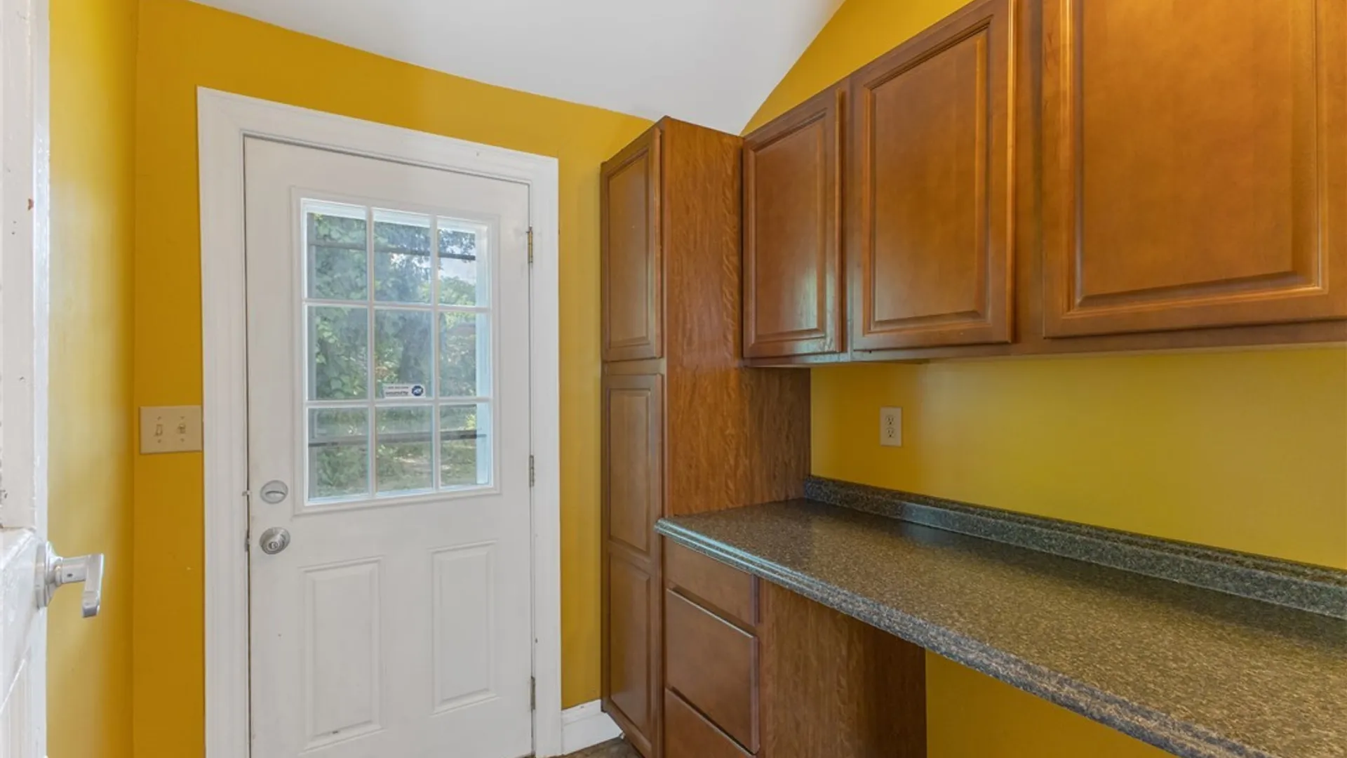 Property at 548 Columbus Avenue, Syracuse, NY 13210 18