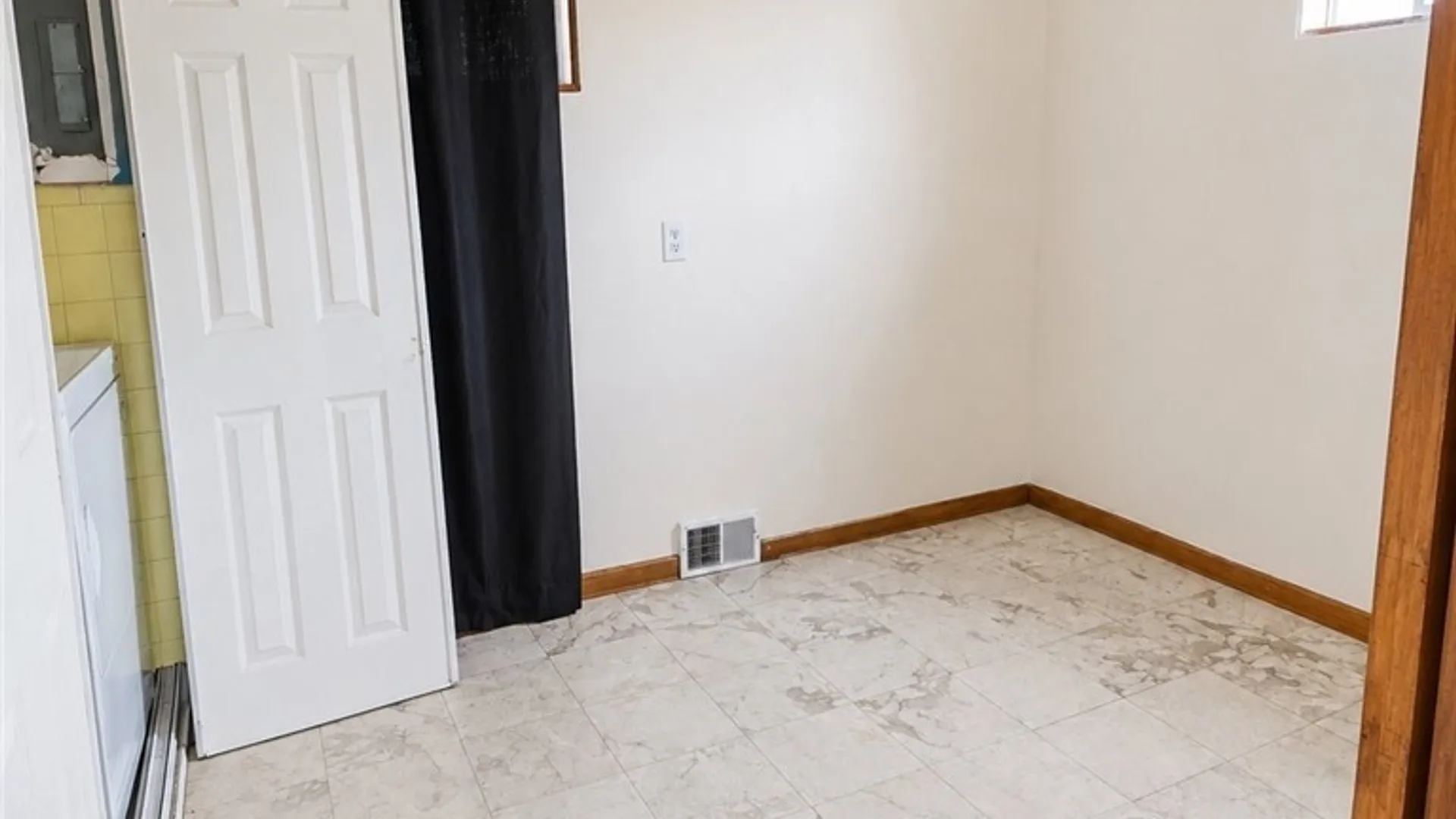 Property at 61 Beach Road, Cheektowaga, NY 14225 6