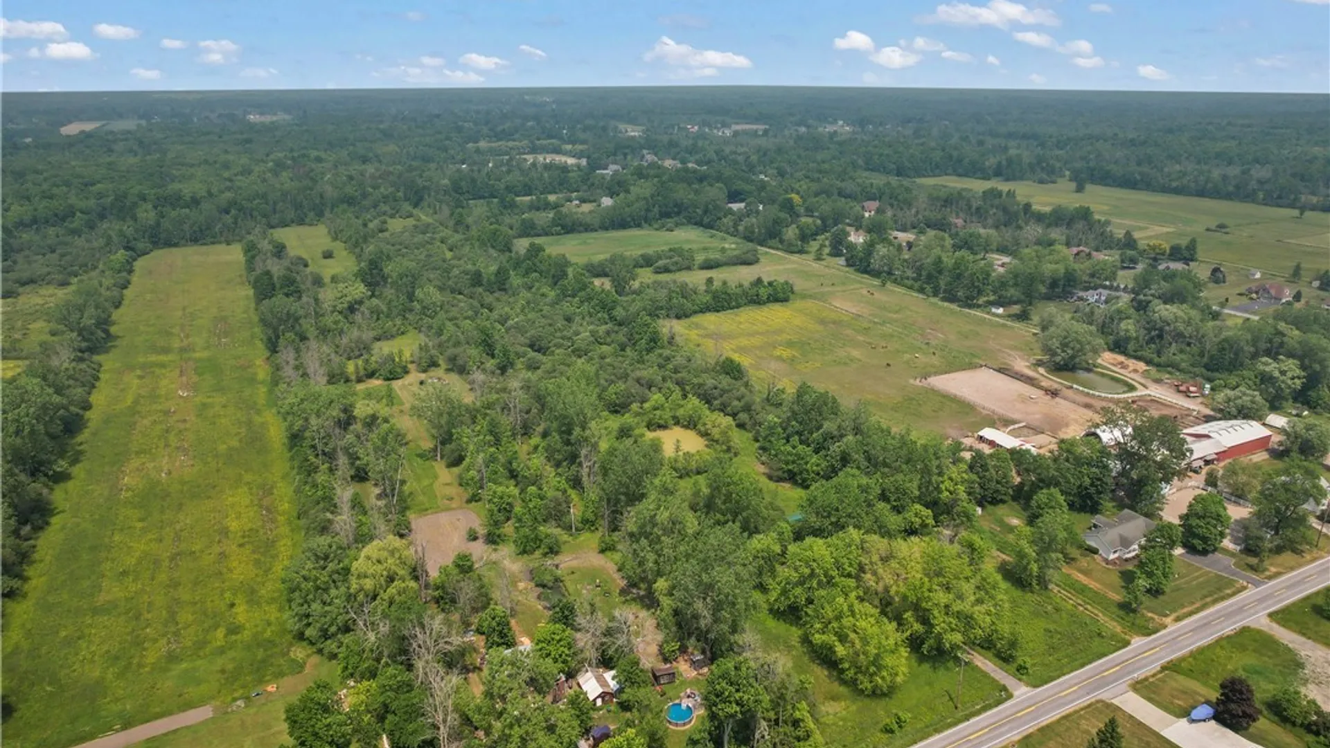 Property at 8660 Wolcott Road, Clarence, NY 14032 4