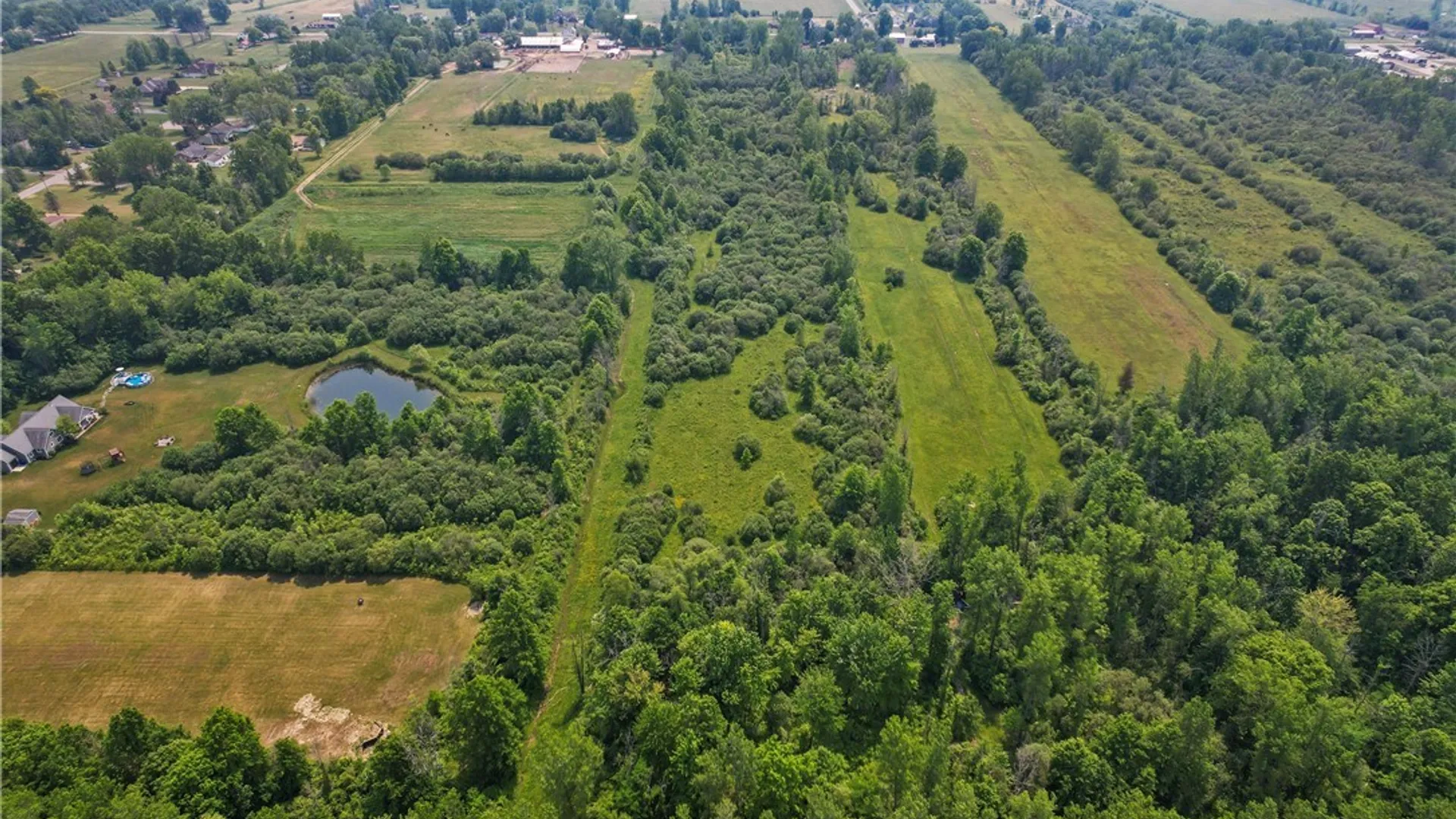 Property at 8660 Wolcott Road, Clarence, NY 14032 5