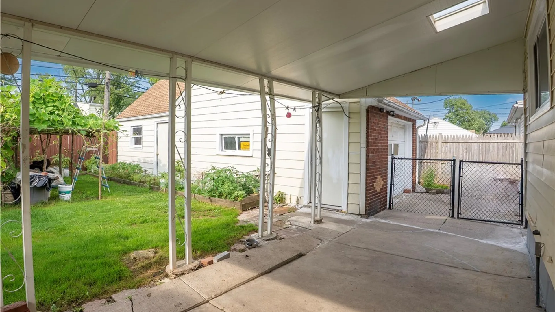 Property at 223 Renwood Avenue, Tonawanda, NY 14217 37