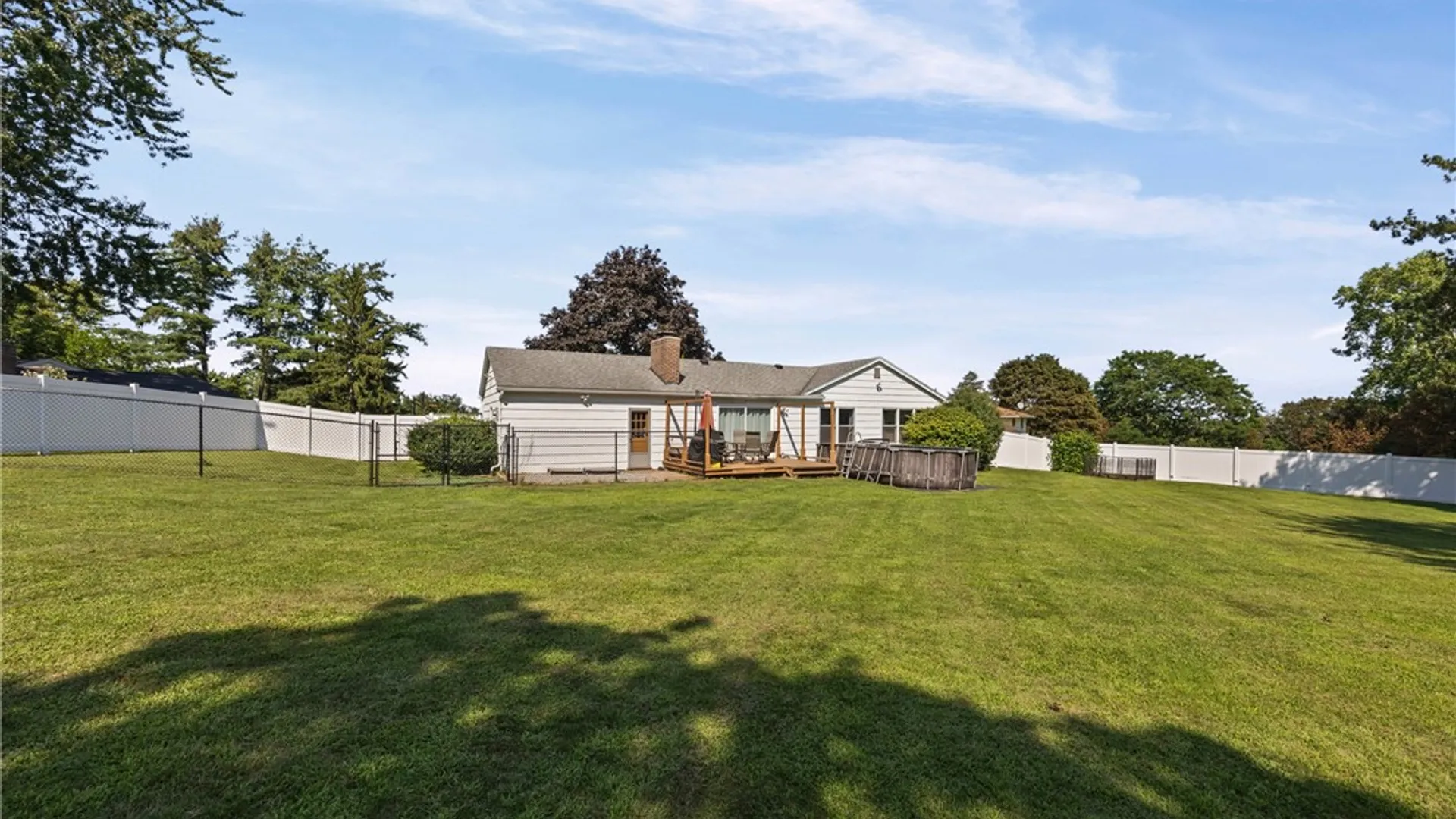 Property at 5 Starlight Circle, Perinton, NY 14450 40