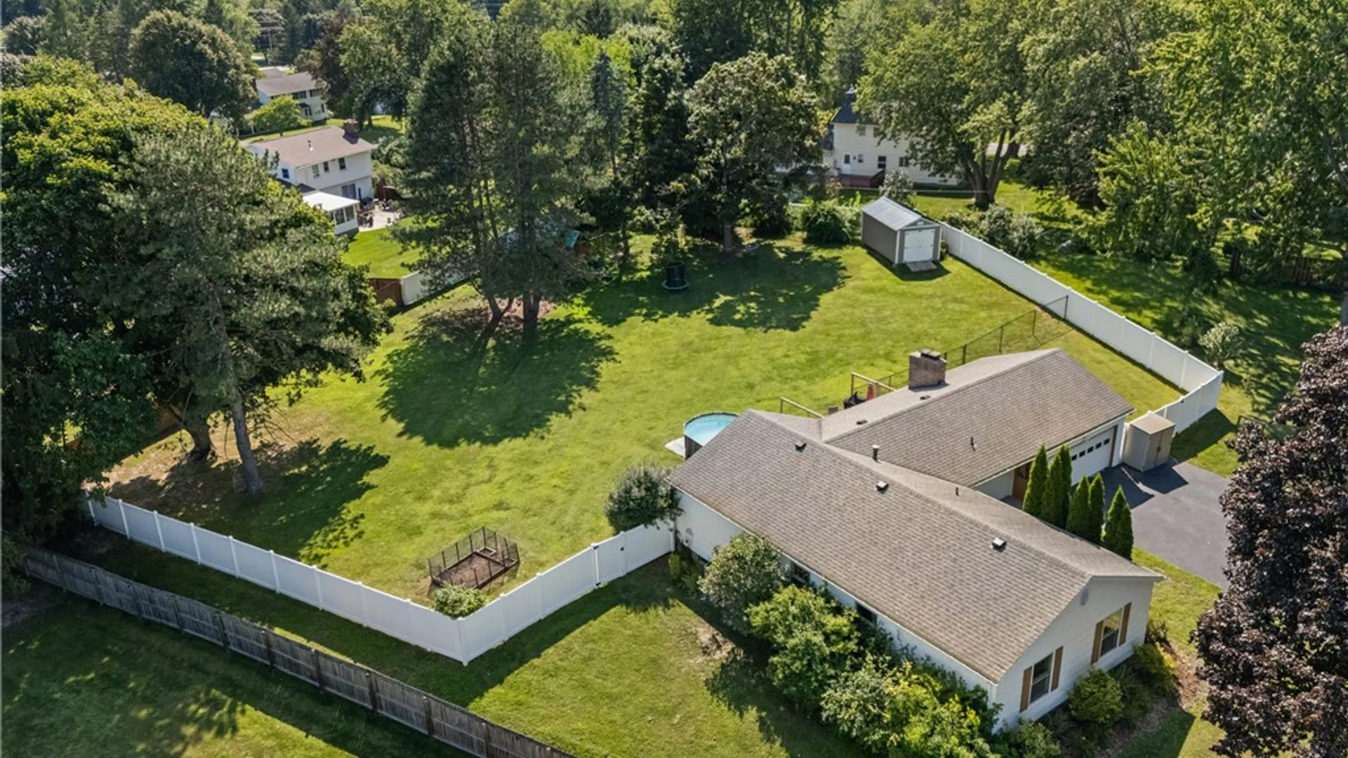 Property at 5 Starlight Circle, Perinton, NY 14450 4