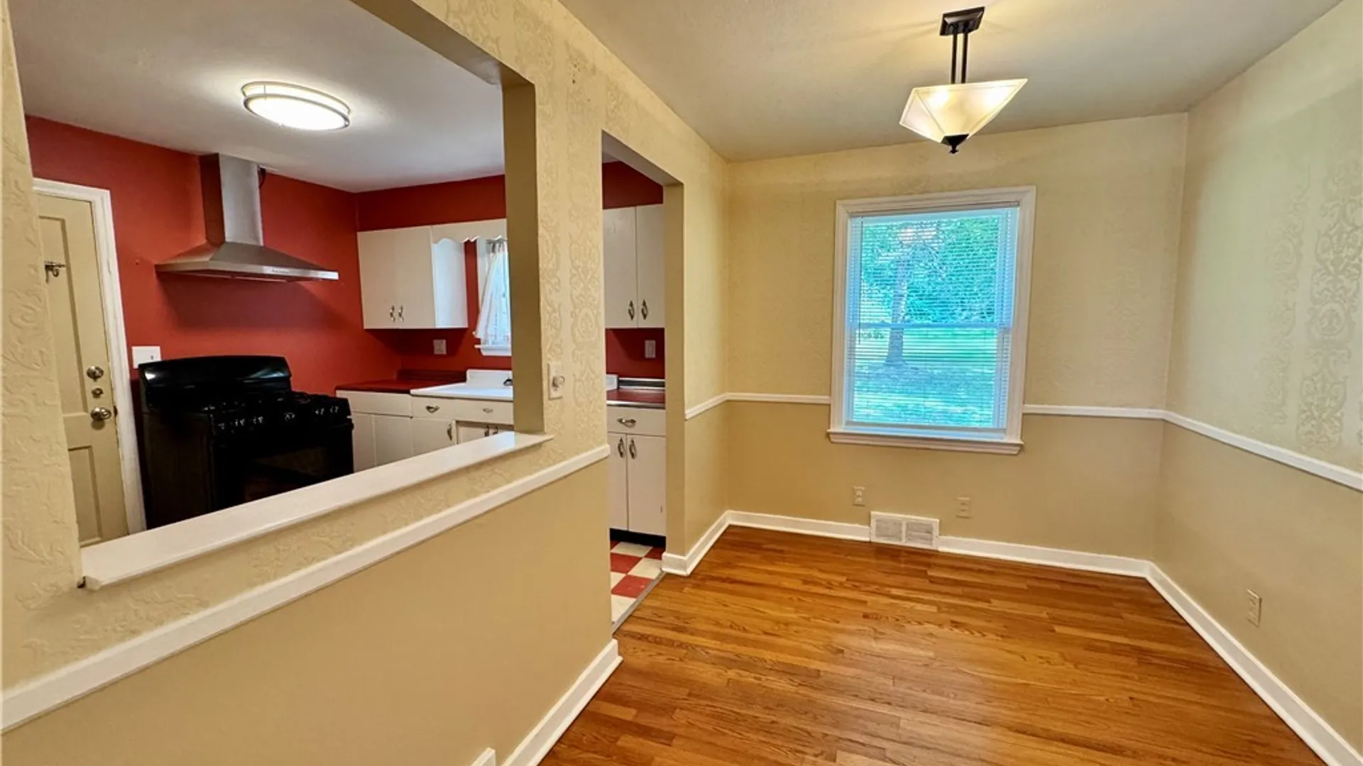 Property at 141 East Avenue, Syracuse, NY 13224 7