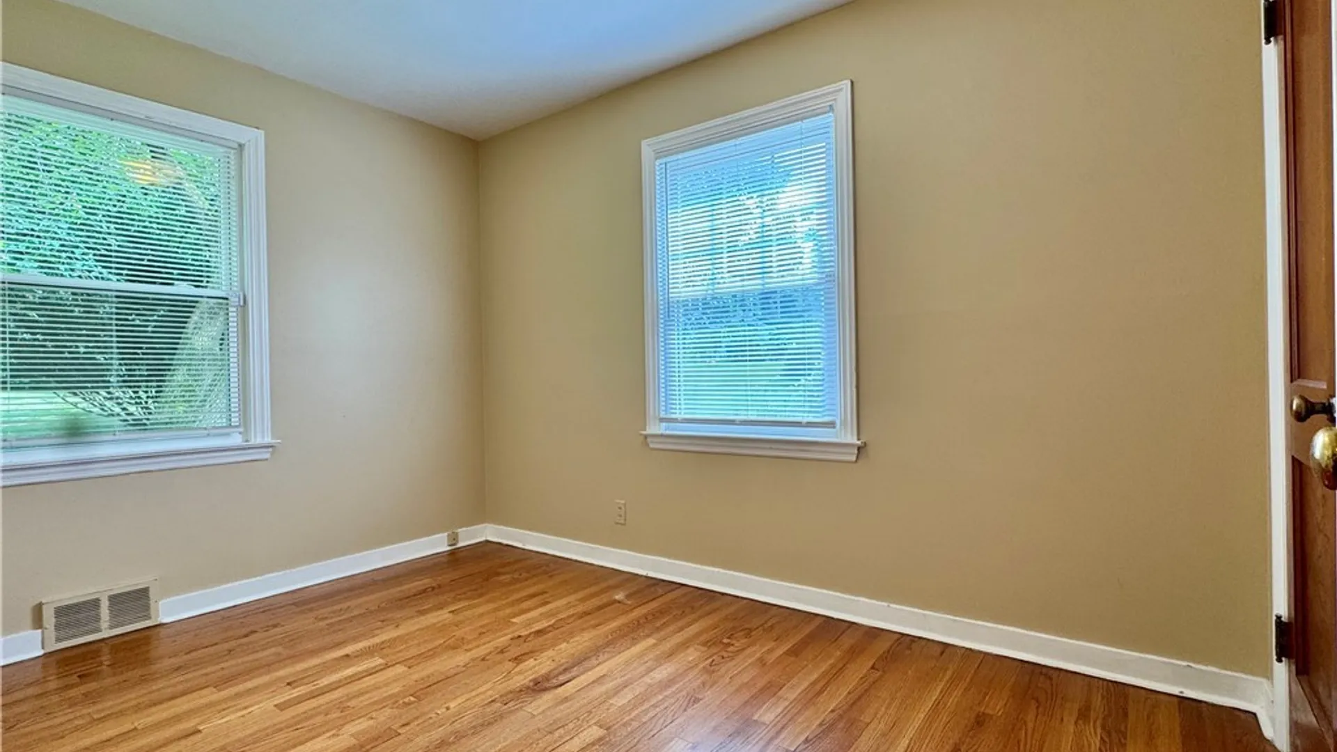 Property at 141 East Avenue, Syracuse, NY 13224 11