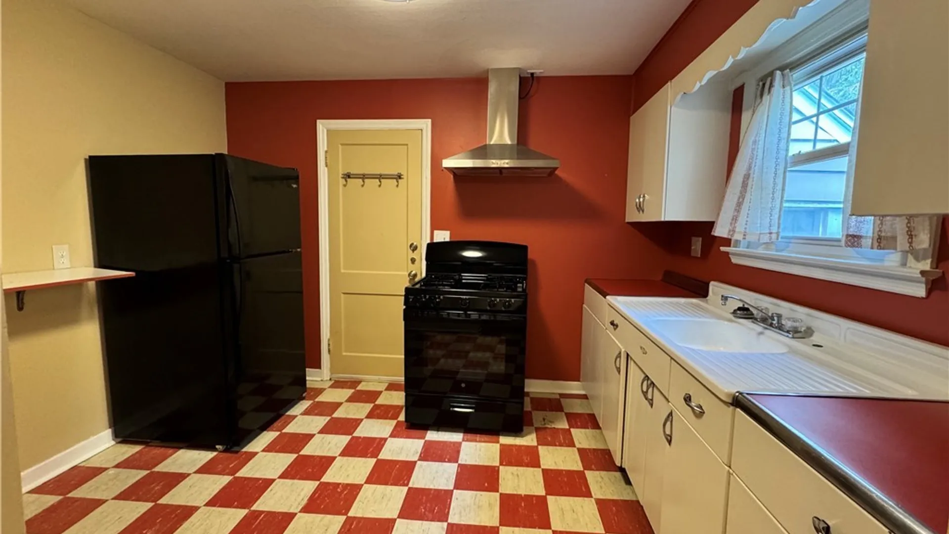 Property at 141 East Avenue, Syracuse, NY 13224 8