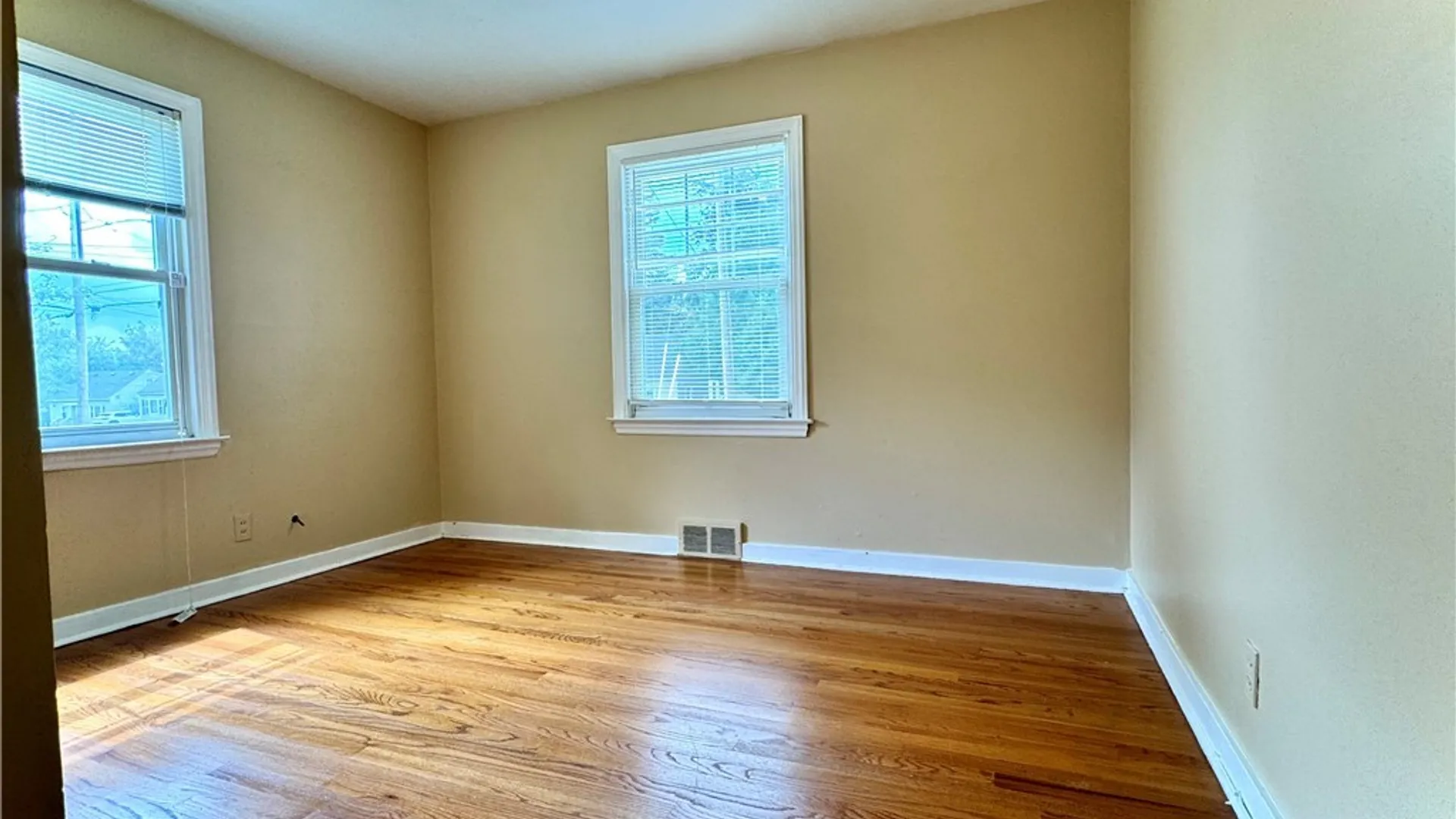 Property at 141 East Avenue, Syracuse, NY 13224 10