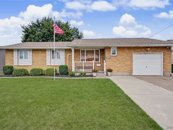 Property at 1658 Caravelle Drive, Niagara Falls, NY 14304