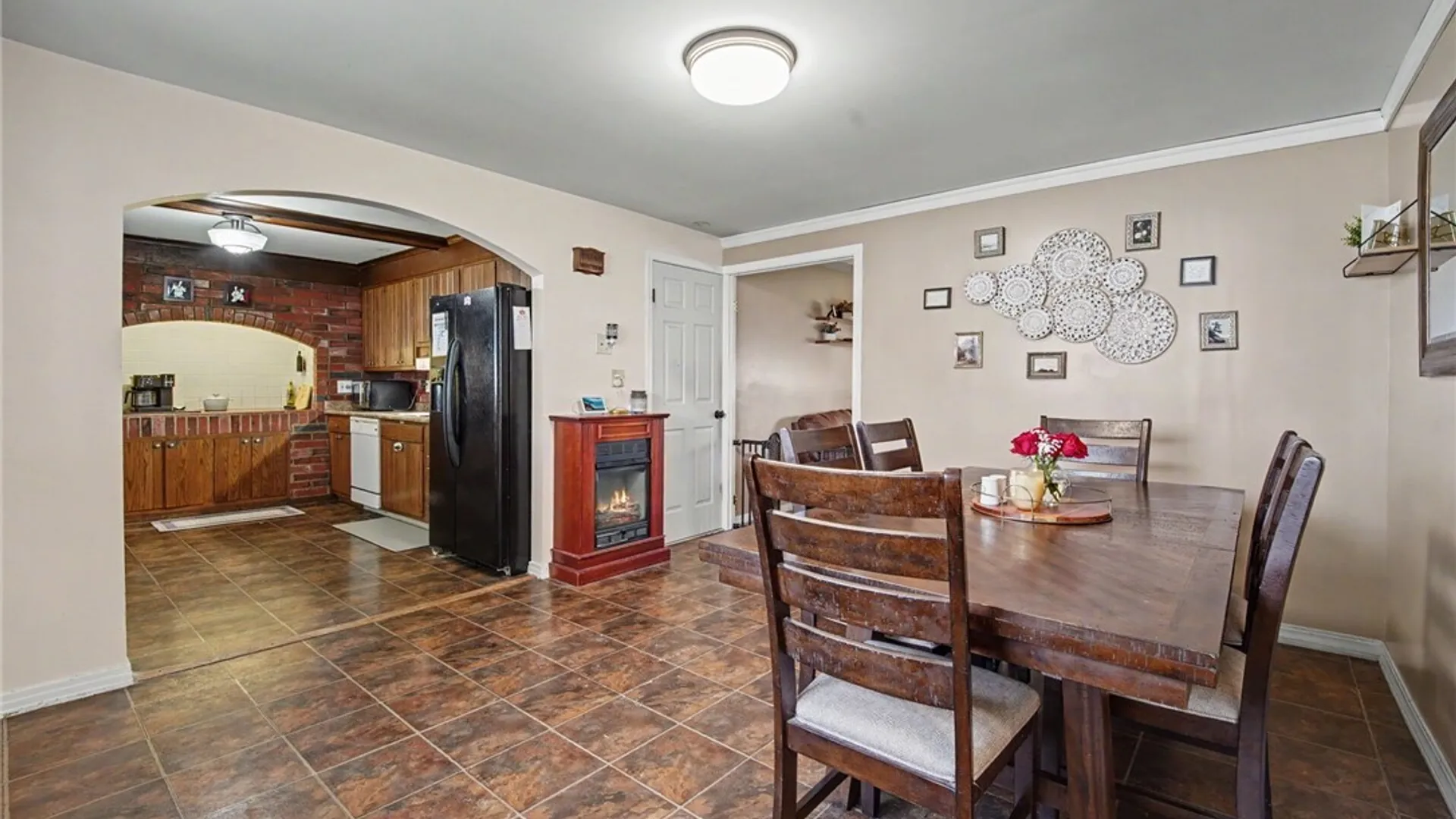 Property at 1658 Caravelle Drive, Niagara Falls, NY 14304 8