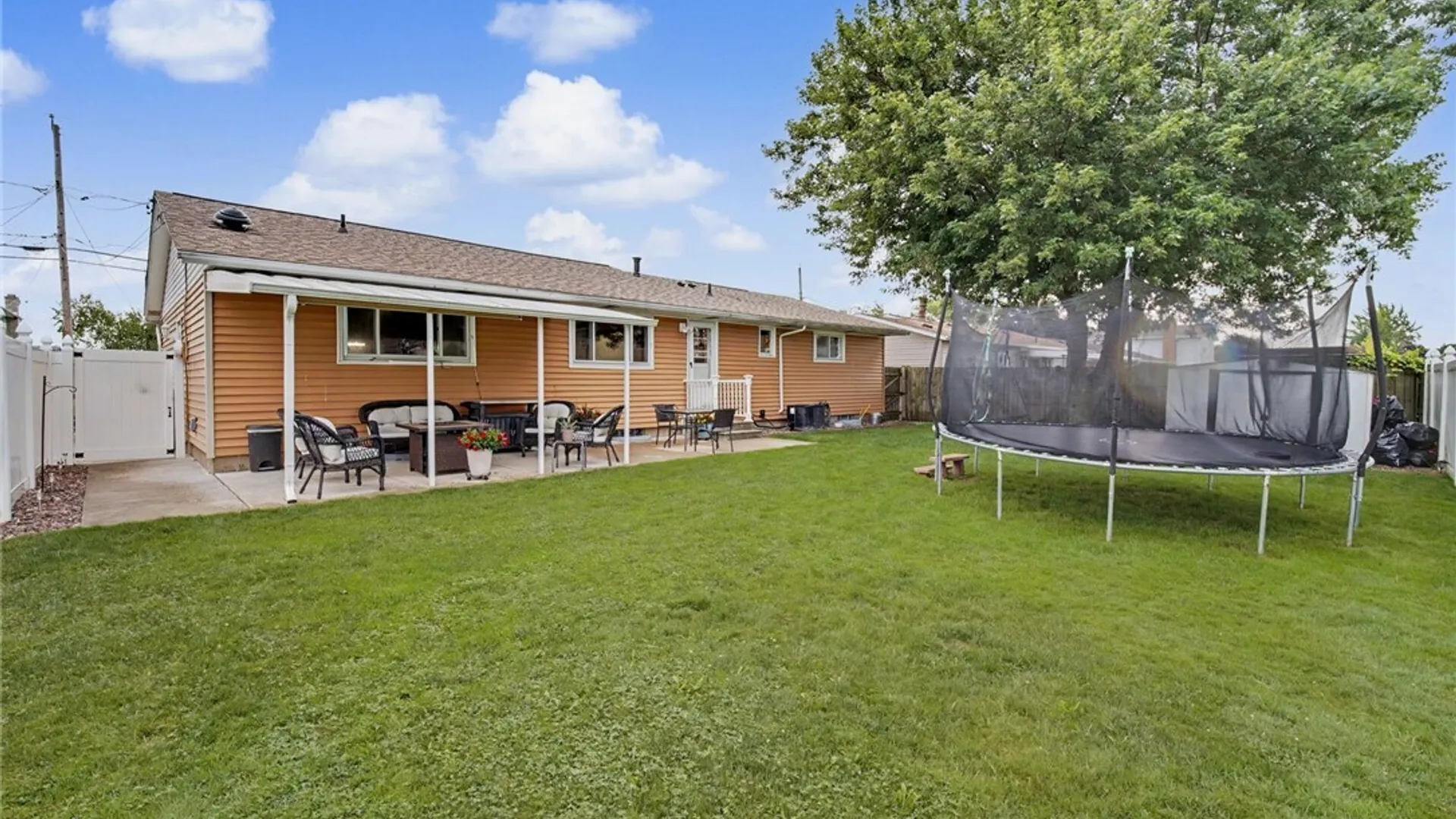 Property at 1658 Caravelle Drive, Niagara Falls, NY 14304 40