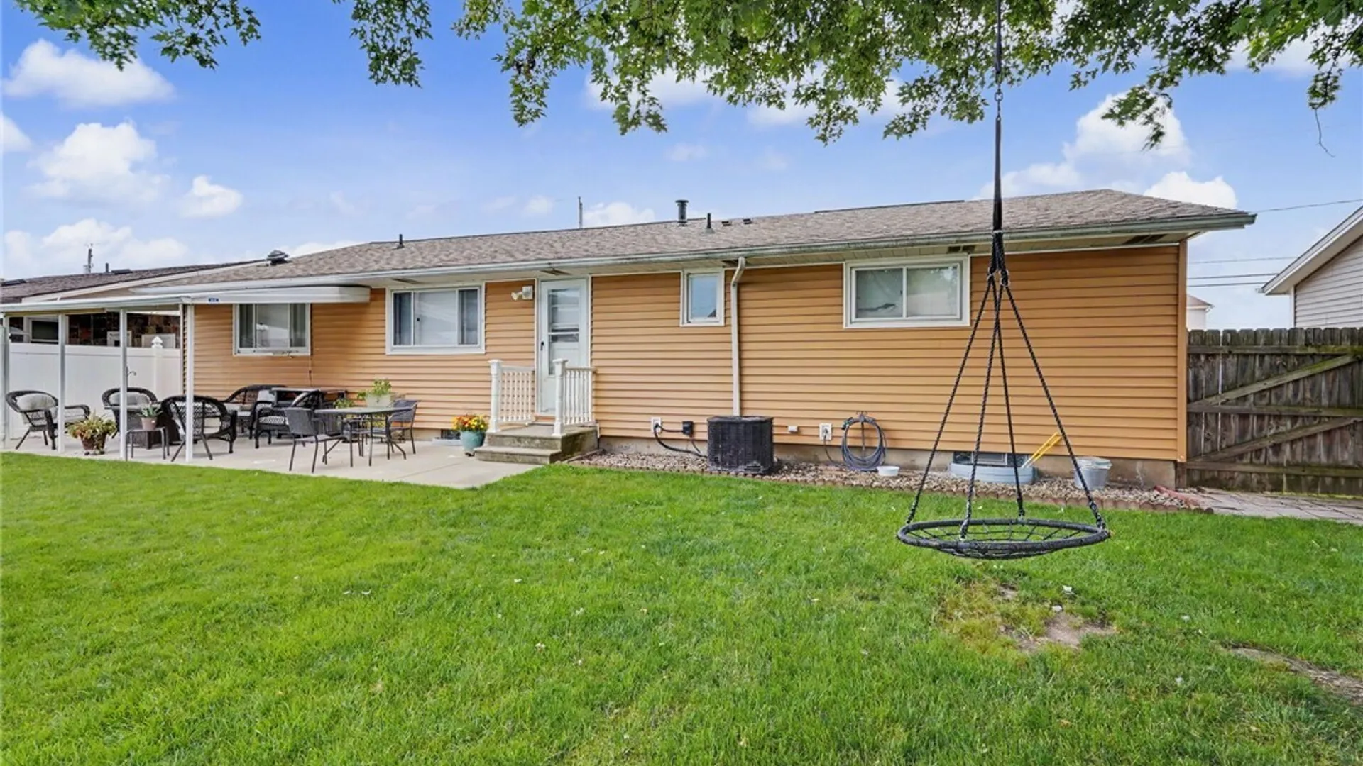 Property at 1658 Caravelle Drive, Niagara Falls, NY 14304 41