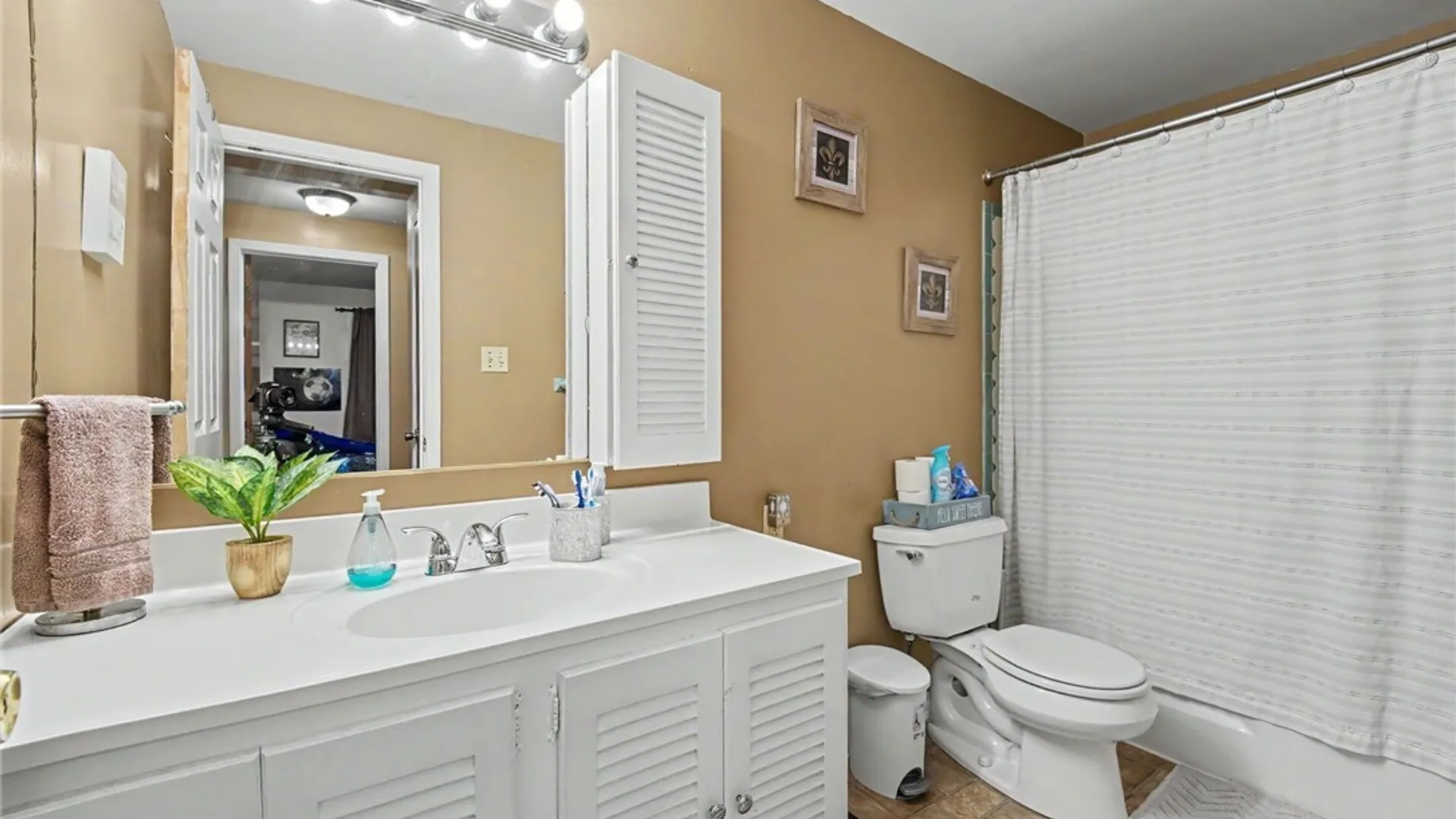 Property at 1658 Caravelle Drive, Niagara Falls, NY 14304 18