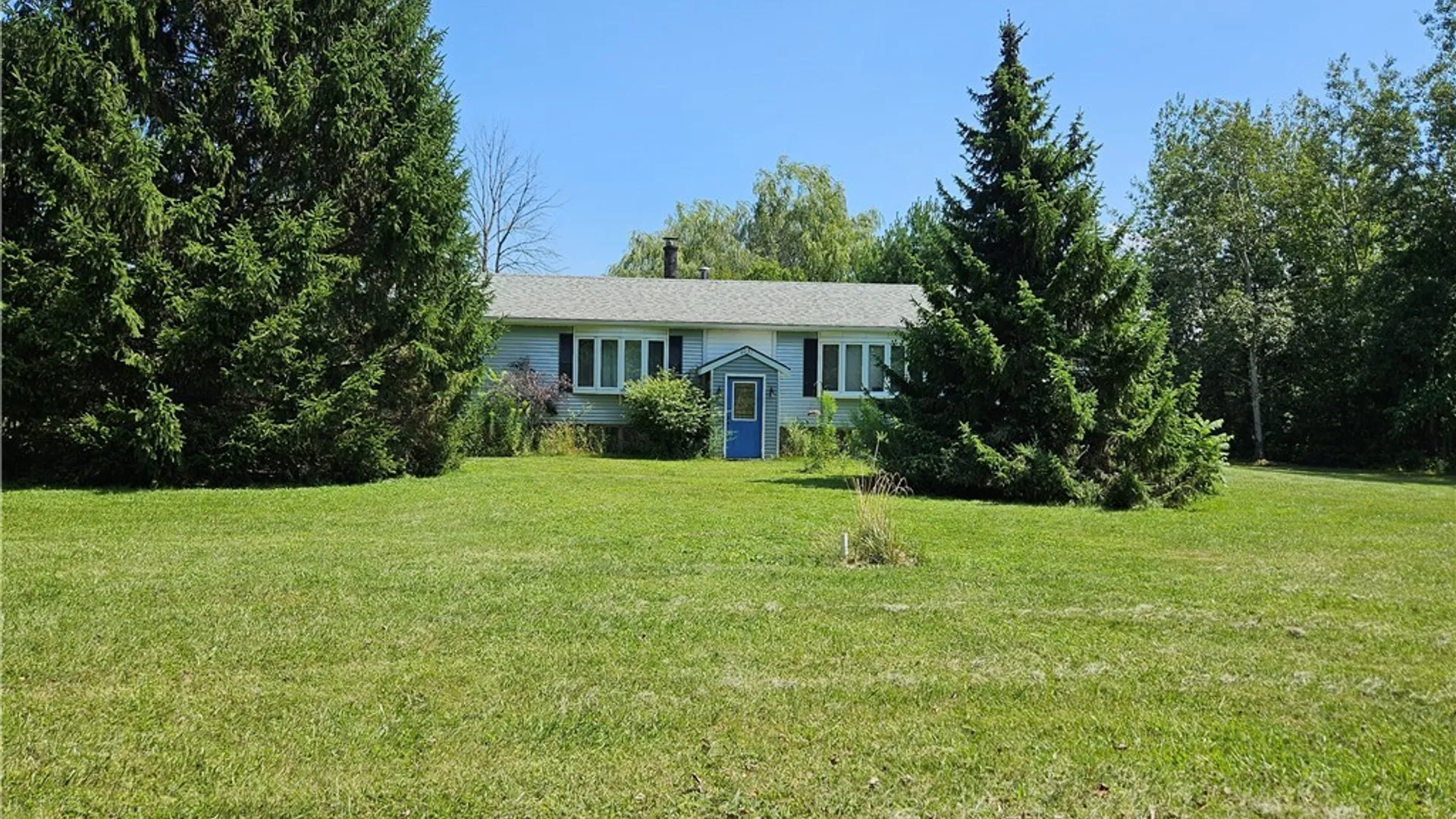 Property at 6031 Smith Road, Hamburg, NY 14075 3