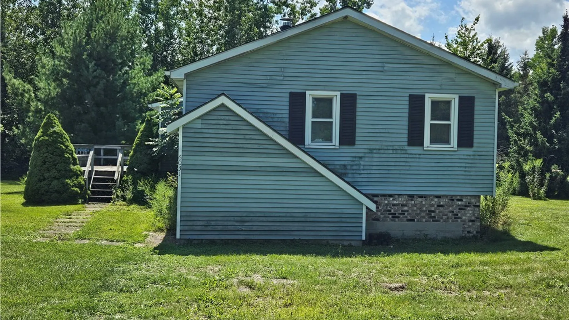 Property at 6031 Smith Road, Hamburg, NY 14075 4