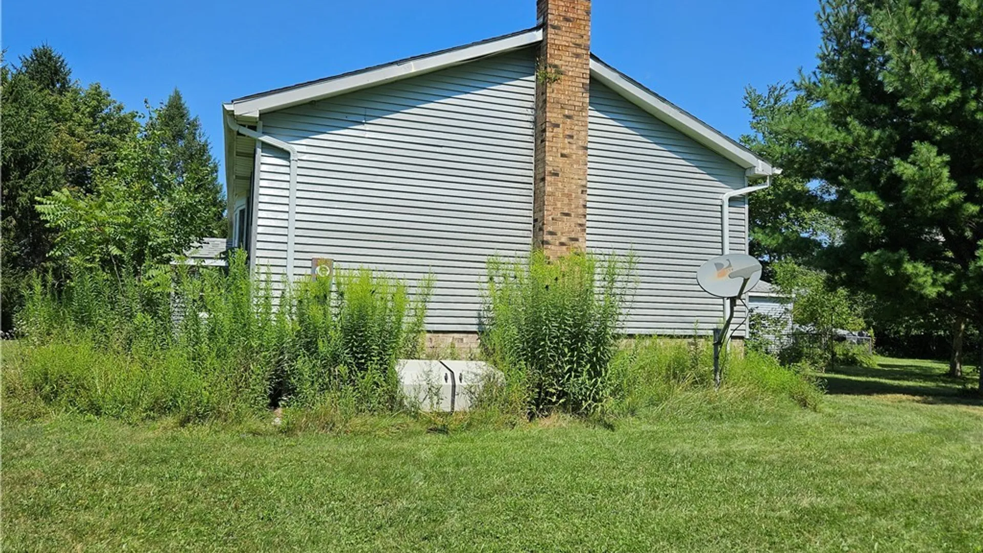 Property at 6031 Smith Road, Hamburg, NY 14075 5