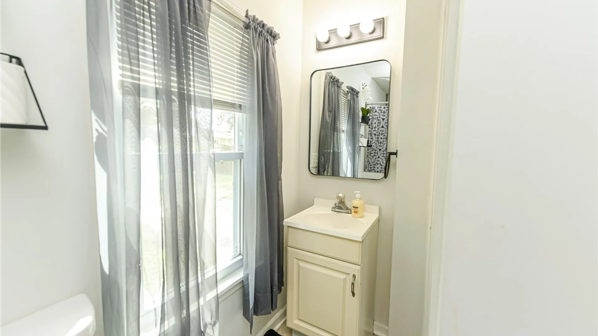 Property at 140 Taft Avenue, Irondequoit, NY 14609 14