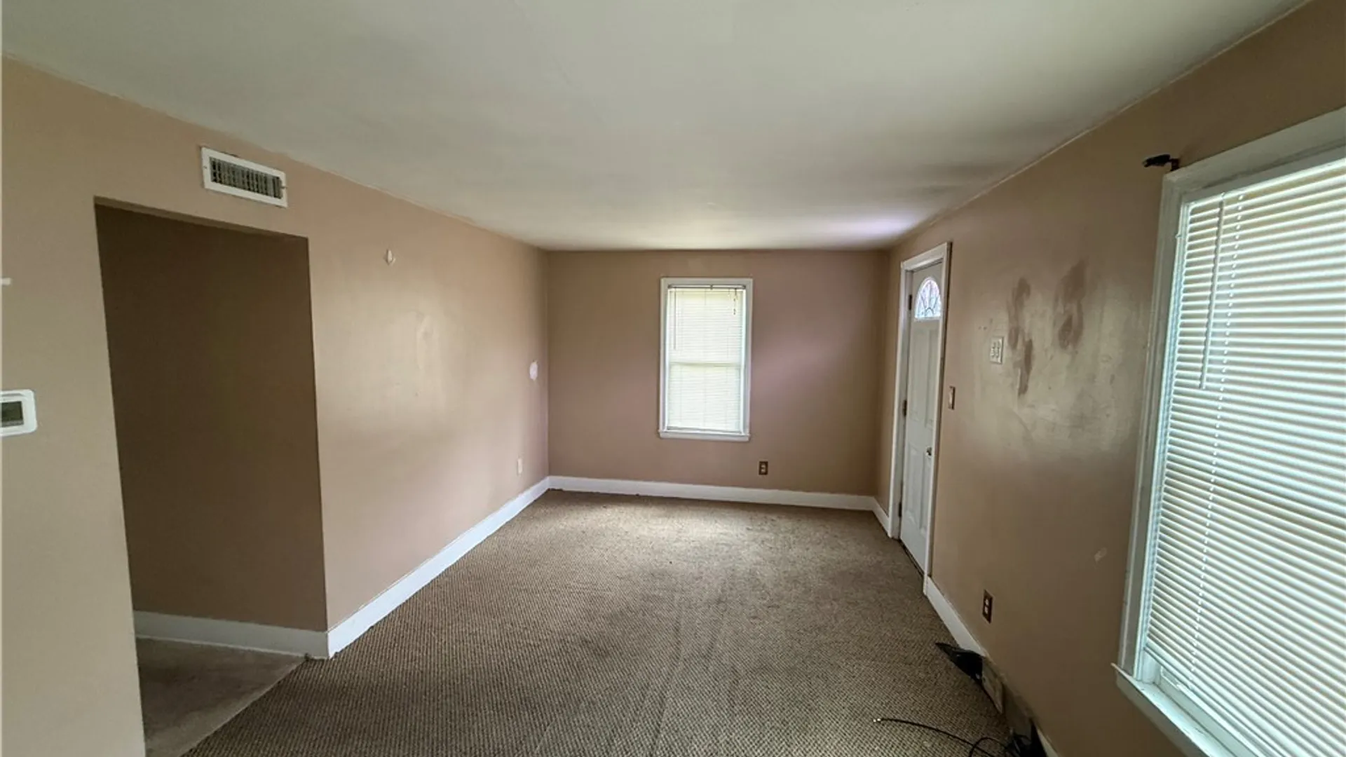 Property at 15 Heather Road, Cheektowaga, NY 14225 14