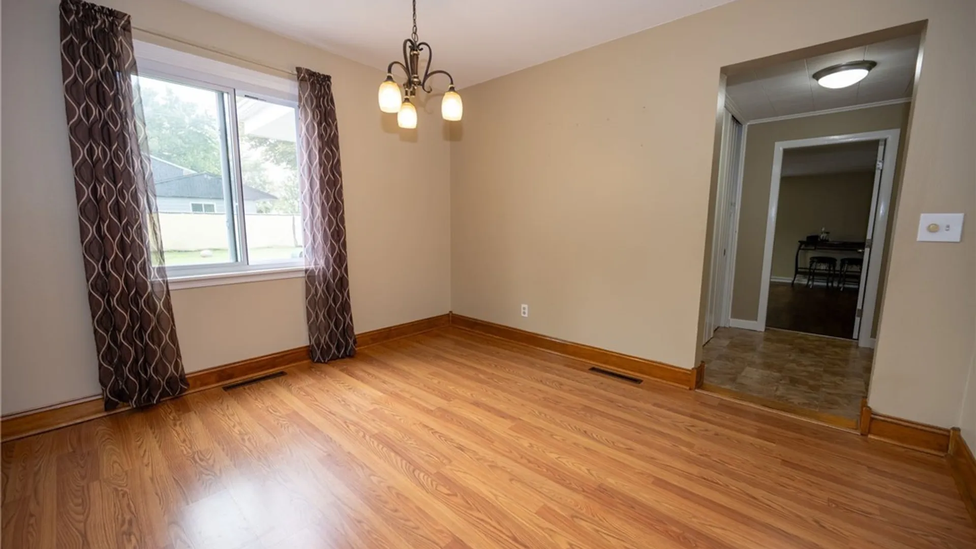 Property at 21 Beverly Drive, Cheektowaga, NY 14043 23